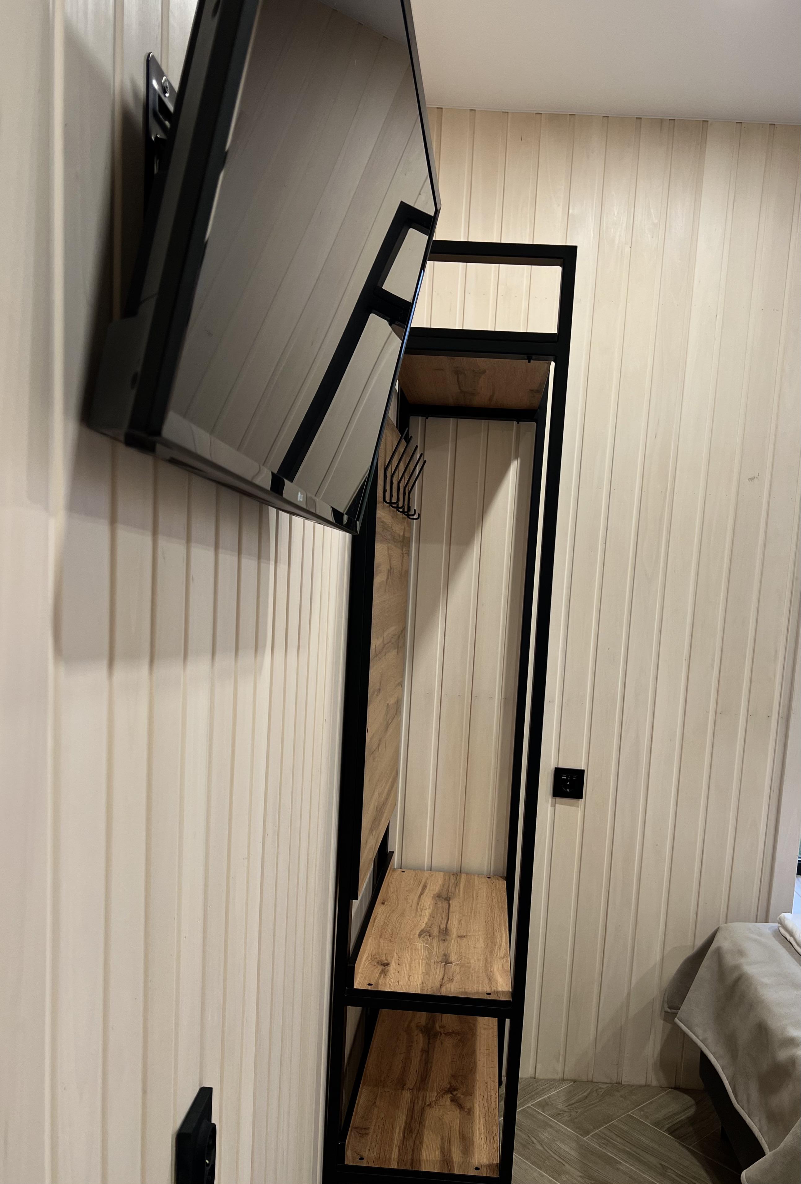 Стандартный двухместный номер с 2 отдельными кроватями и общей ванной комнатой