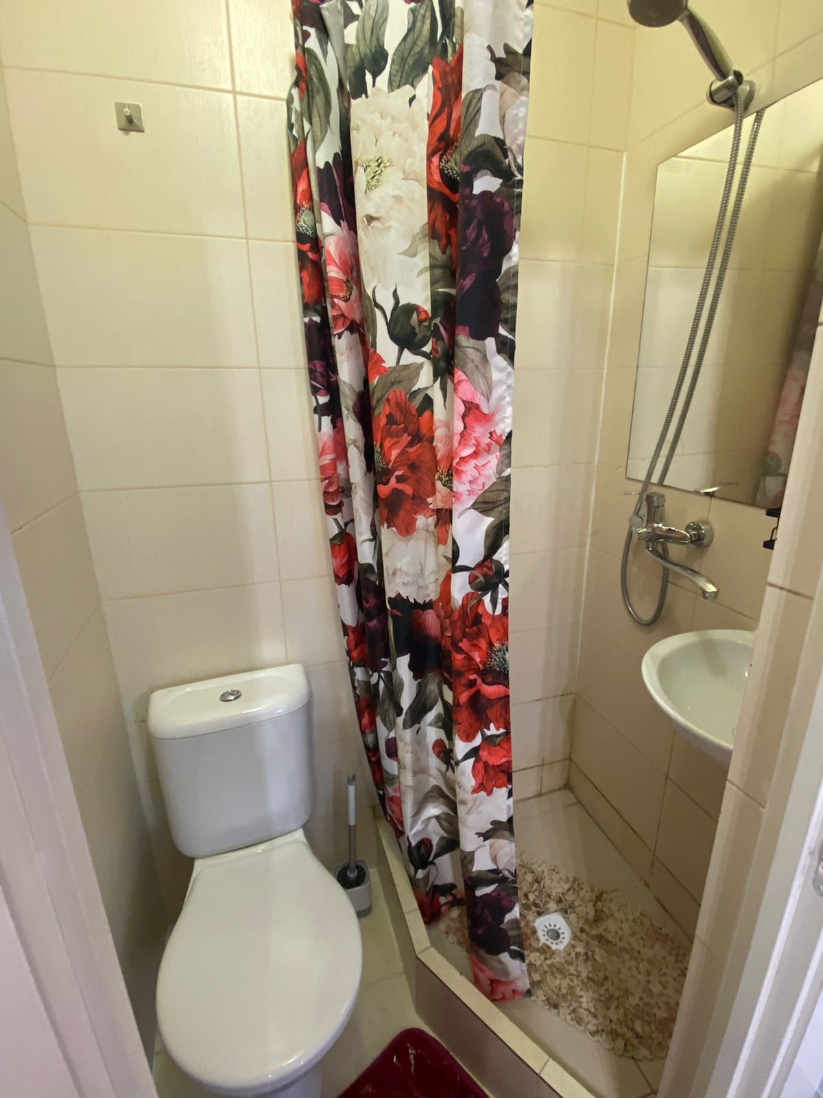 Номер стандарт со своим санузлом, душем и телевизором СМАРТ ТВ