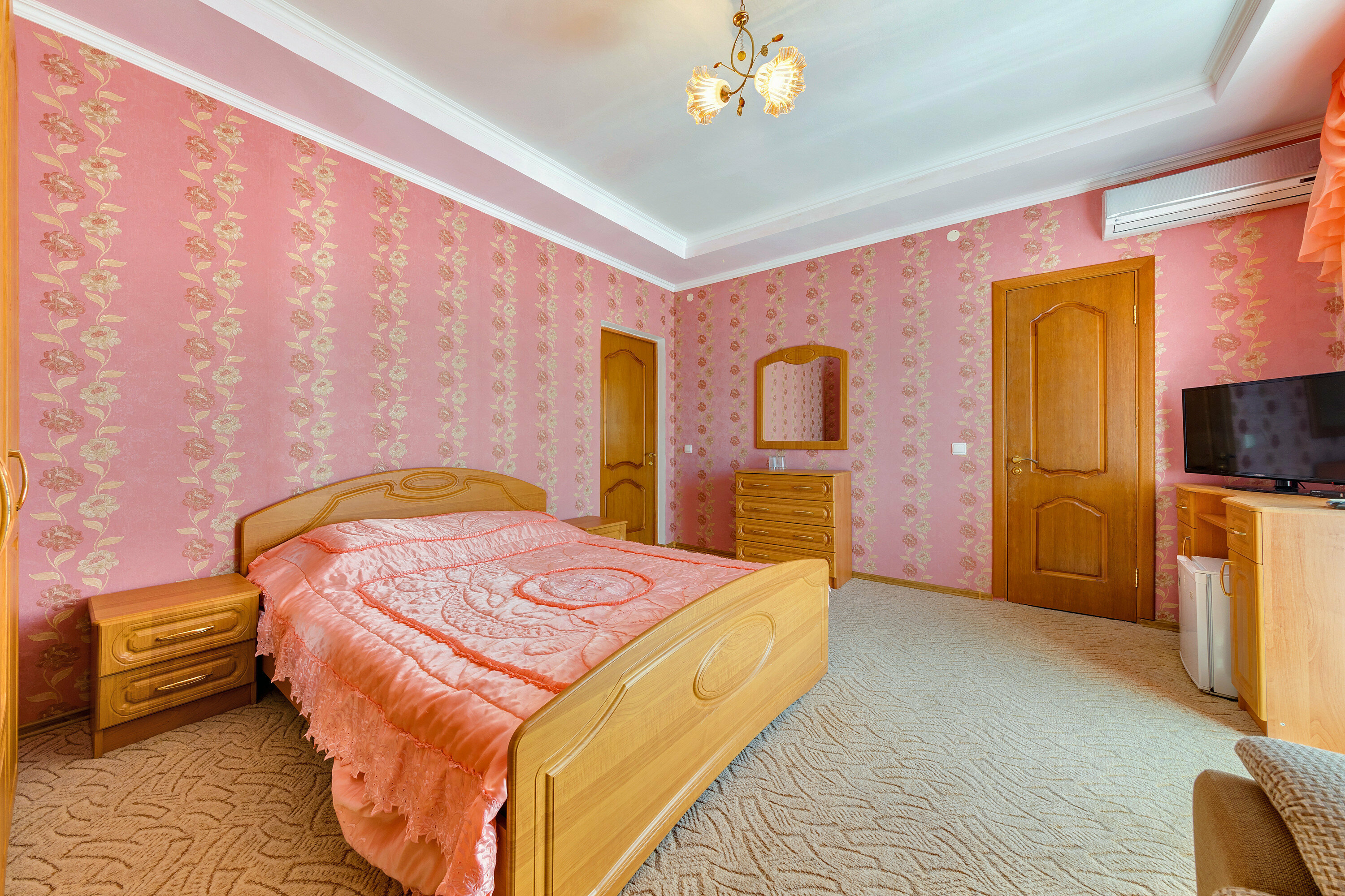 Улучшенный номер с 2 кроватями размера «queen-size»