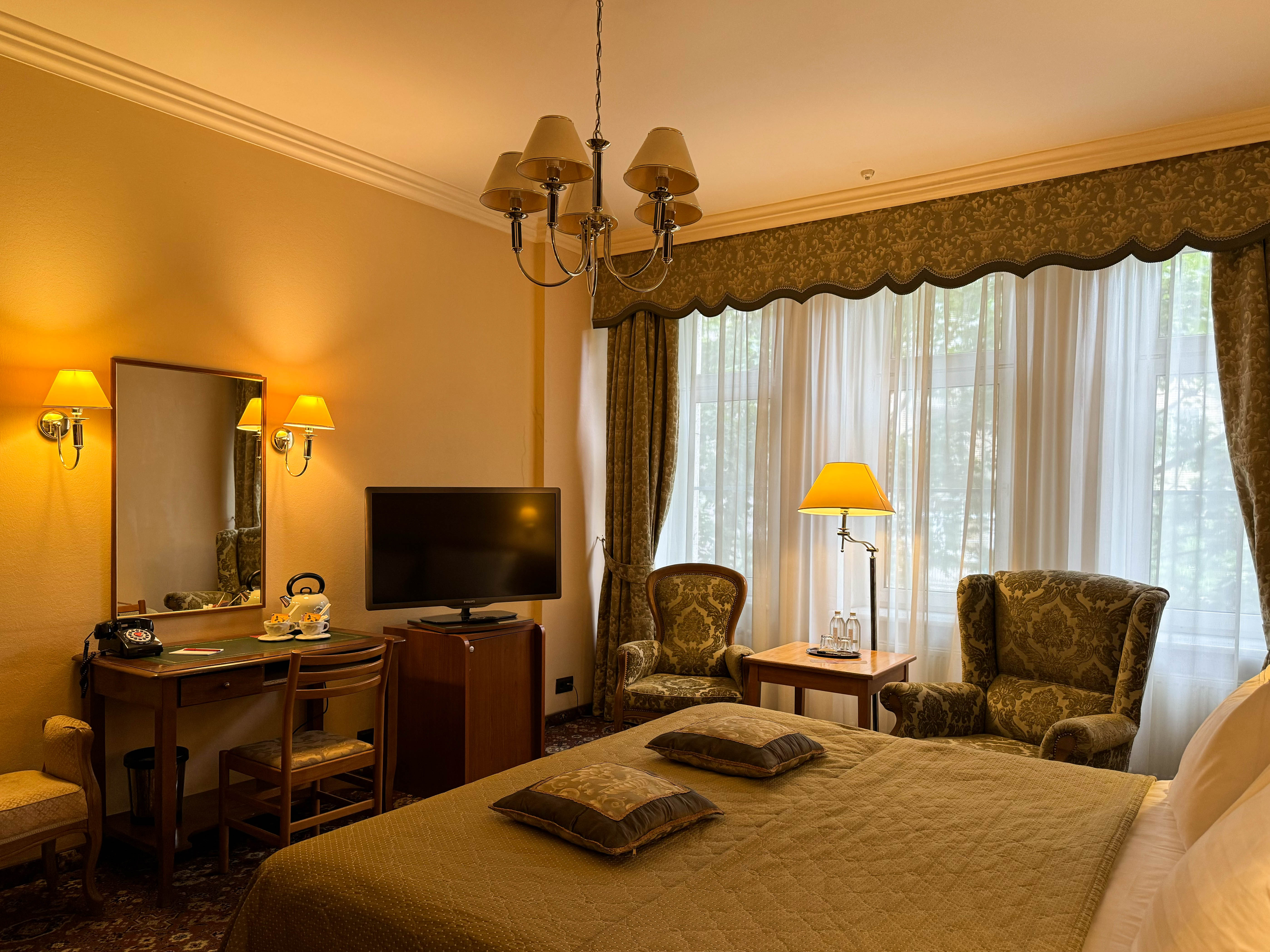 Супериор с одной большой кроватью