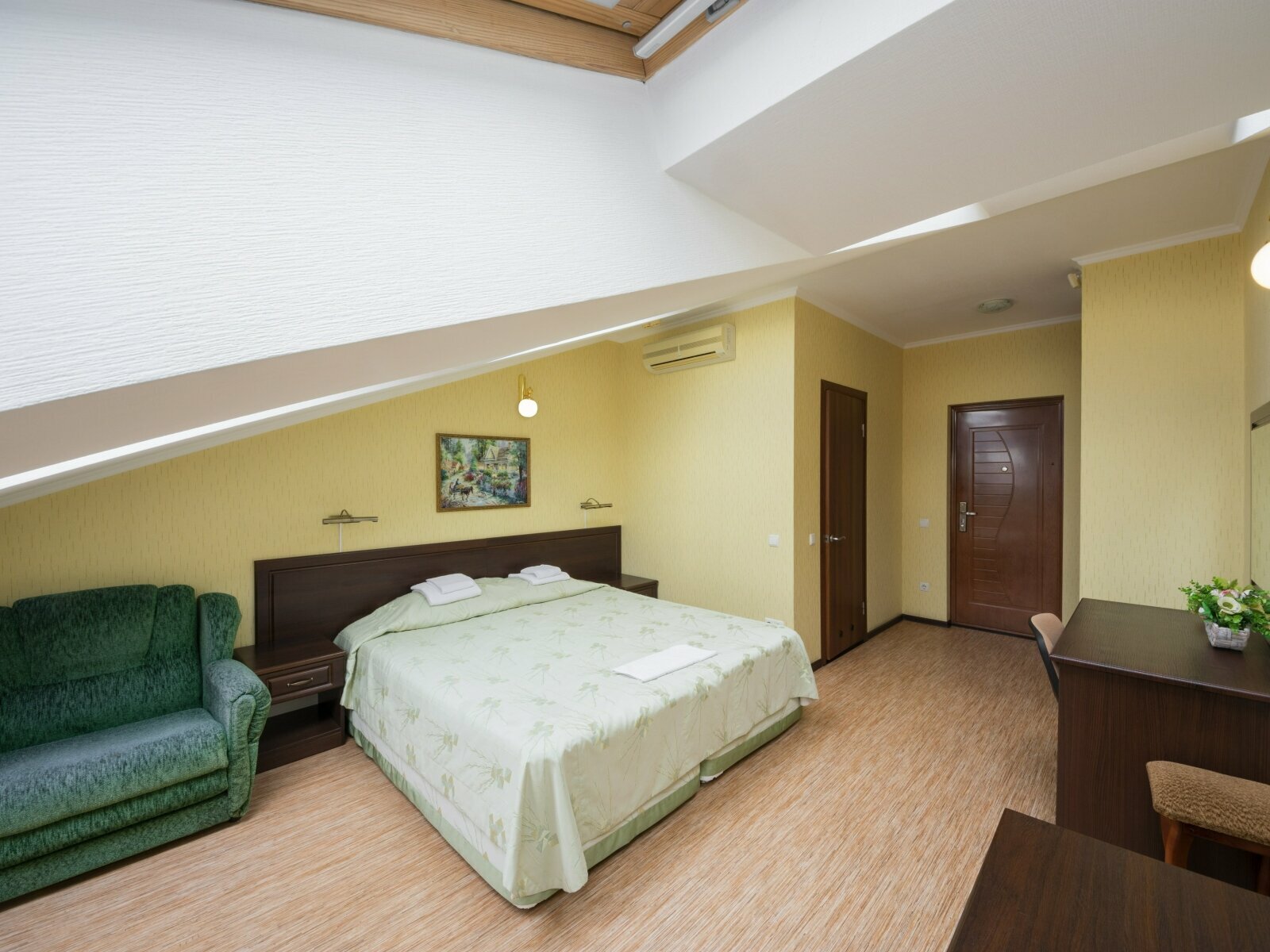 Двухместный номер эконом-класса с 1 кроватью или 2 отдельными кроватями