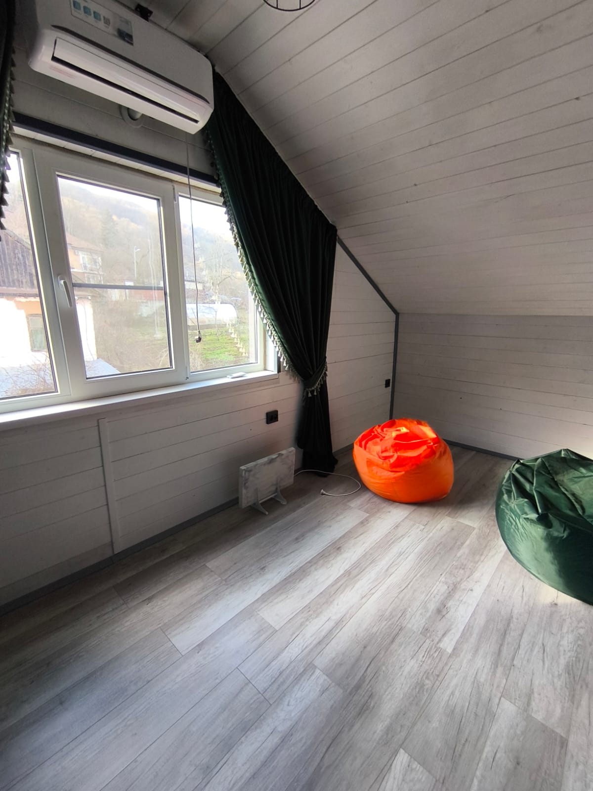 Коттедж с собственным бассейном