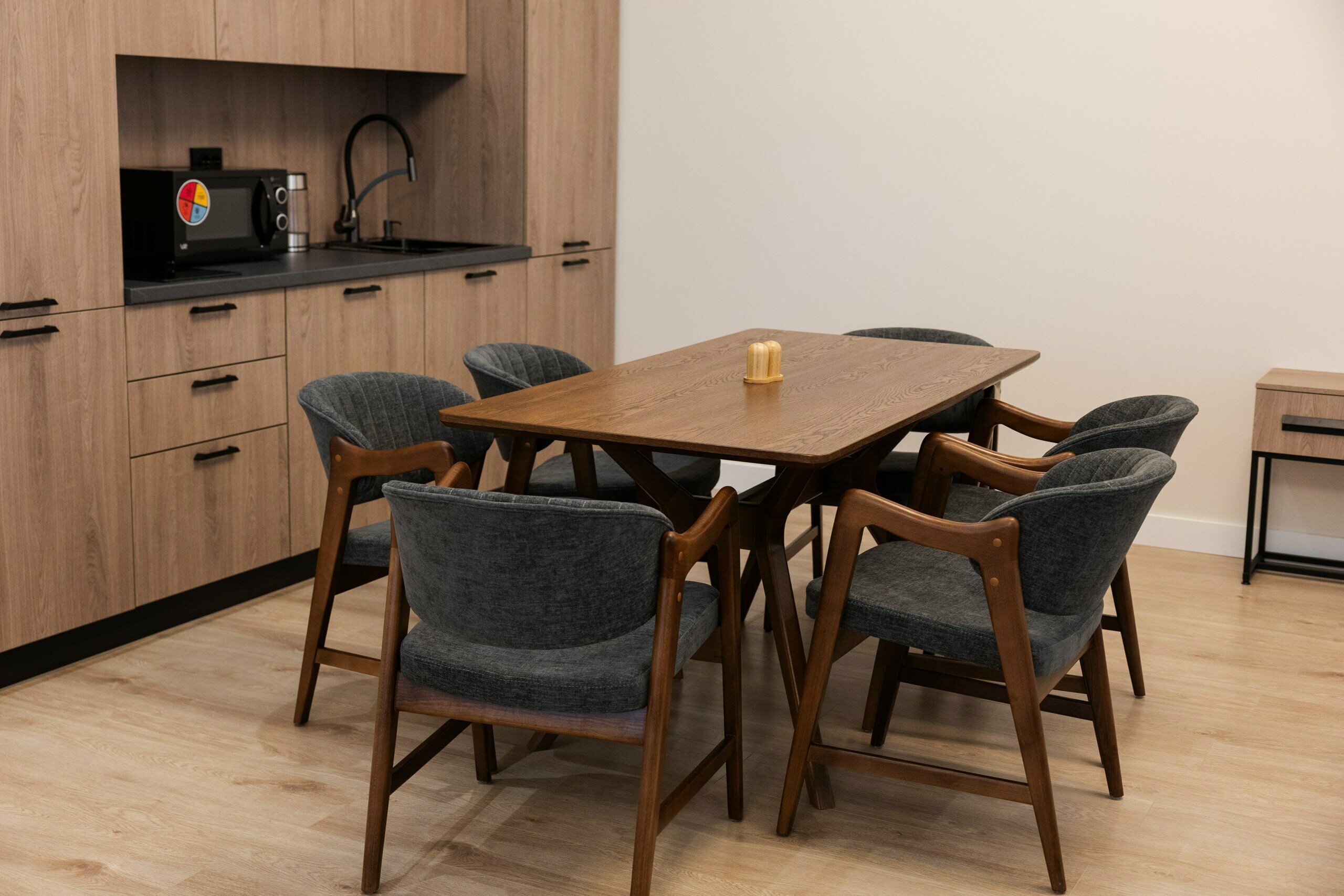 Джуниор Сюит