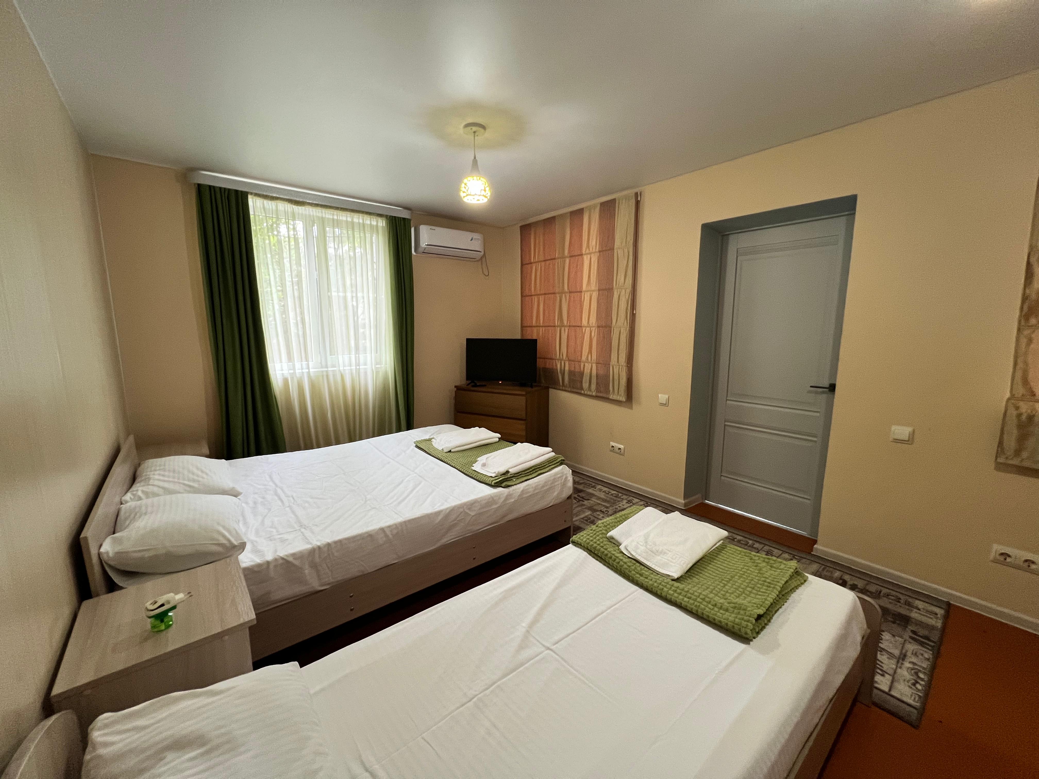 Четырехместный апарт на первом этаже