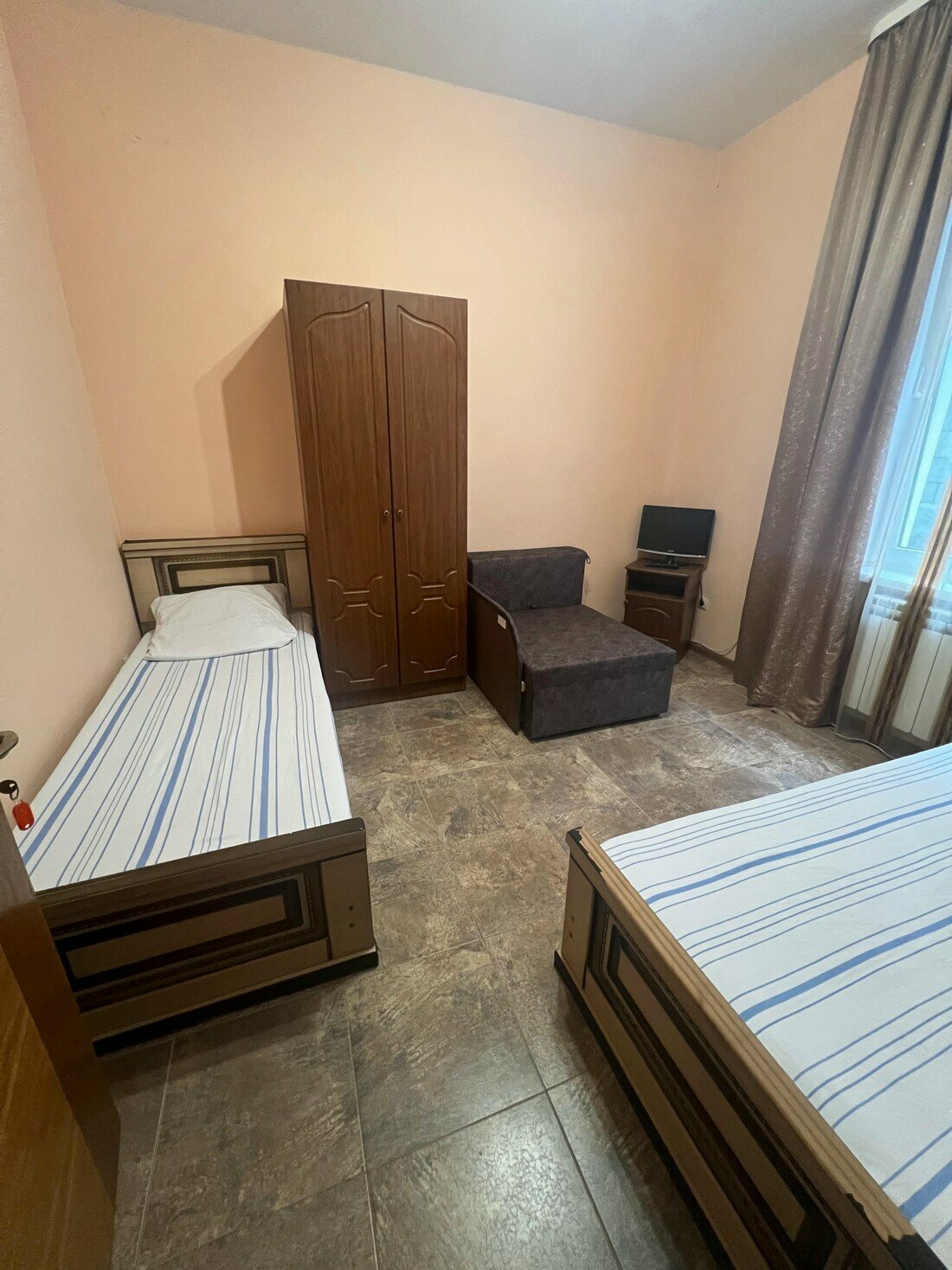 Бюджетный трехместный номер