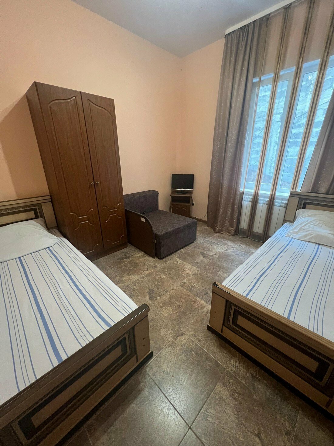 Бюджетный трехместный номер