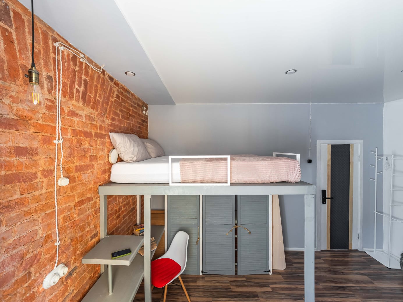 Семейный номер с общей ванной комнатой