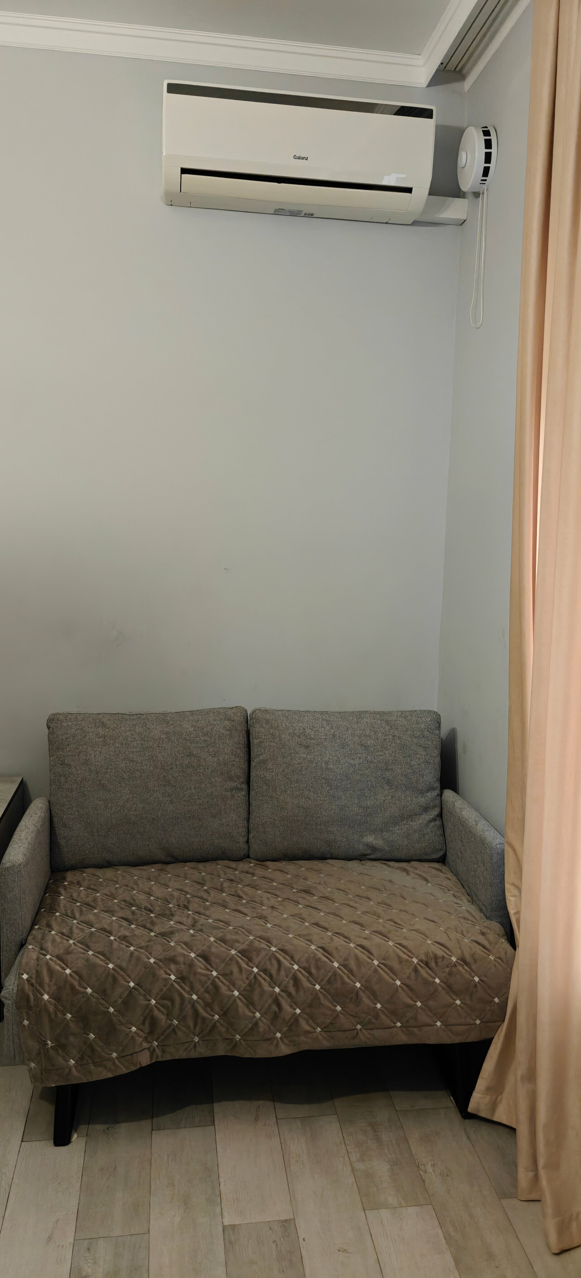 Кровать в общем номере для женщин с 4 кроватями