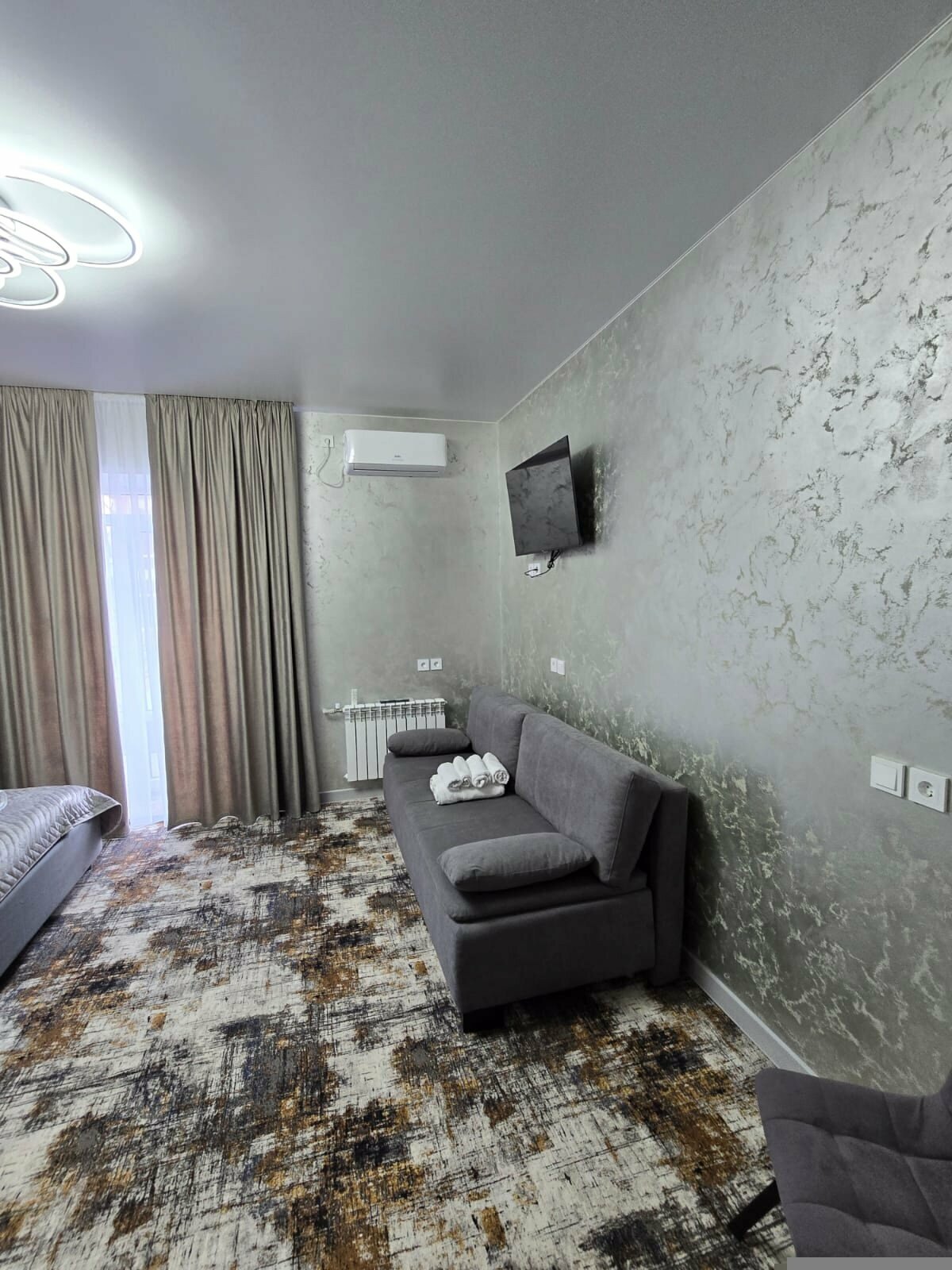 Cемейный номер с собственной ванной комнатой