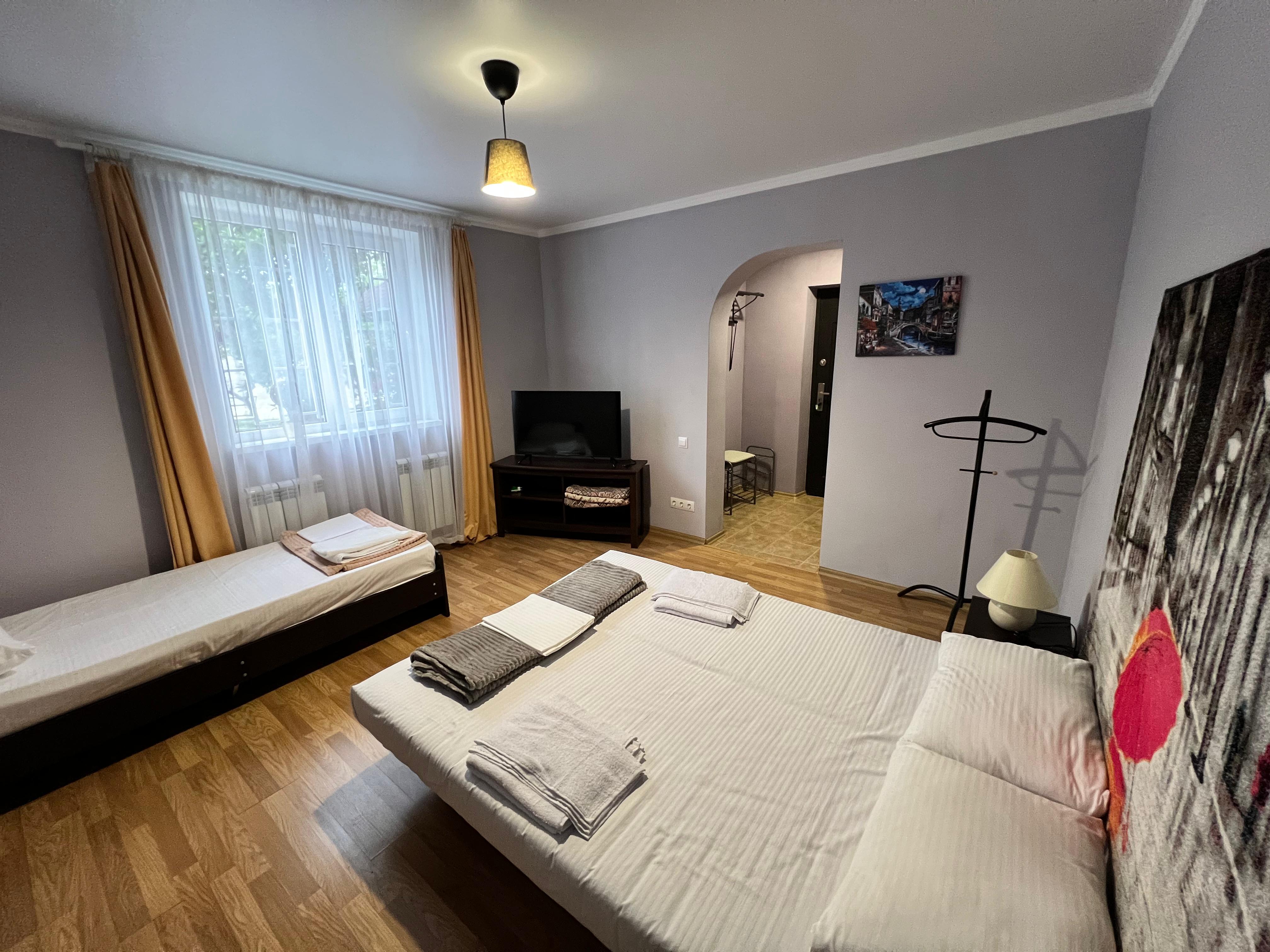 Пятиместный апарт на первом этаже