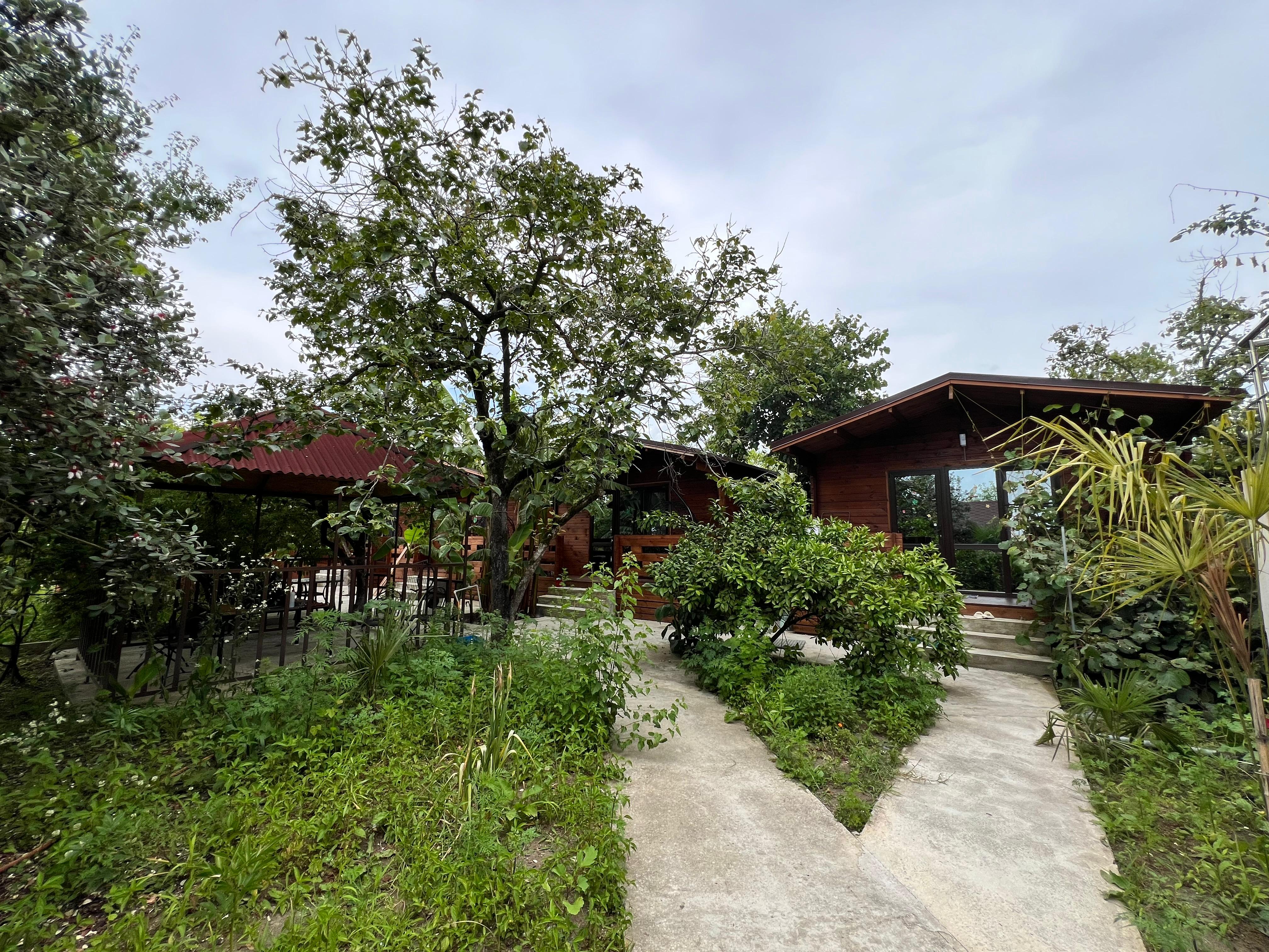 Дом с балконом