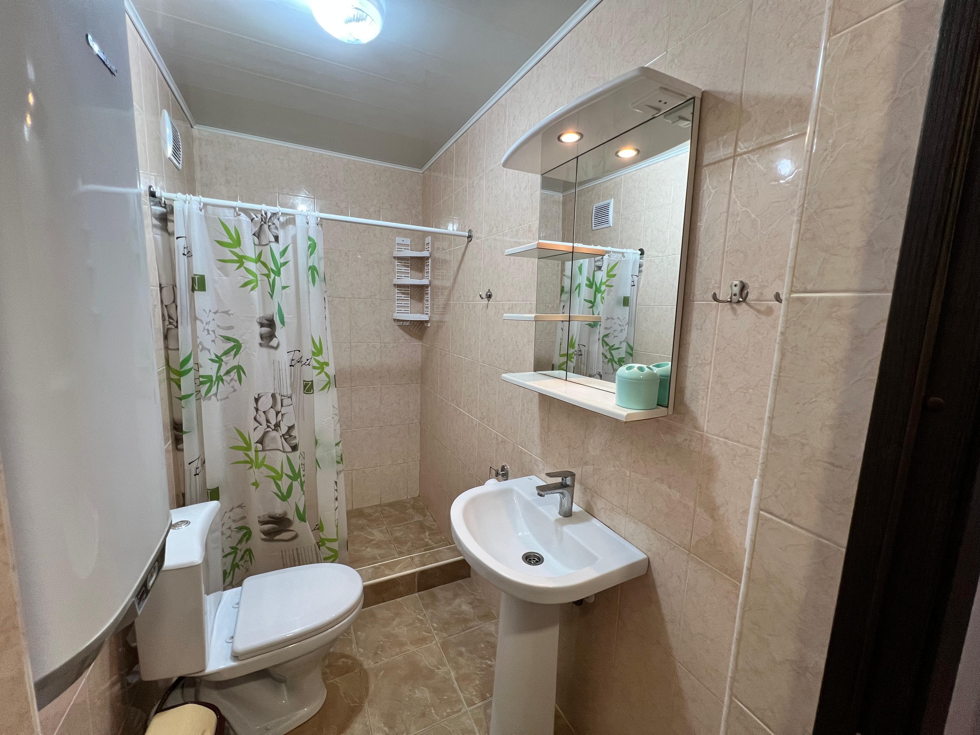 Пятиместный апарт на первом этаже