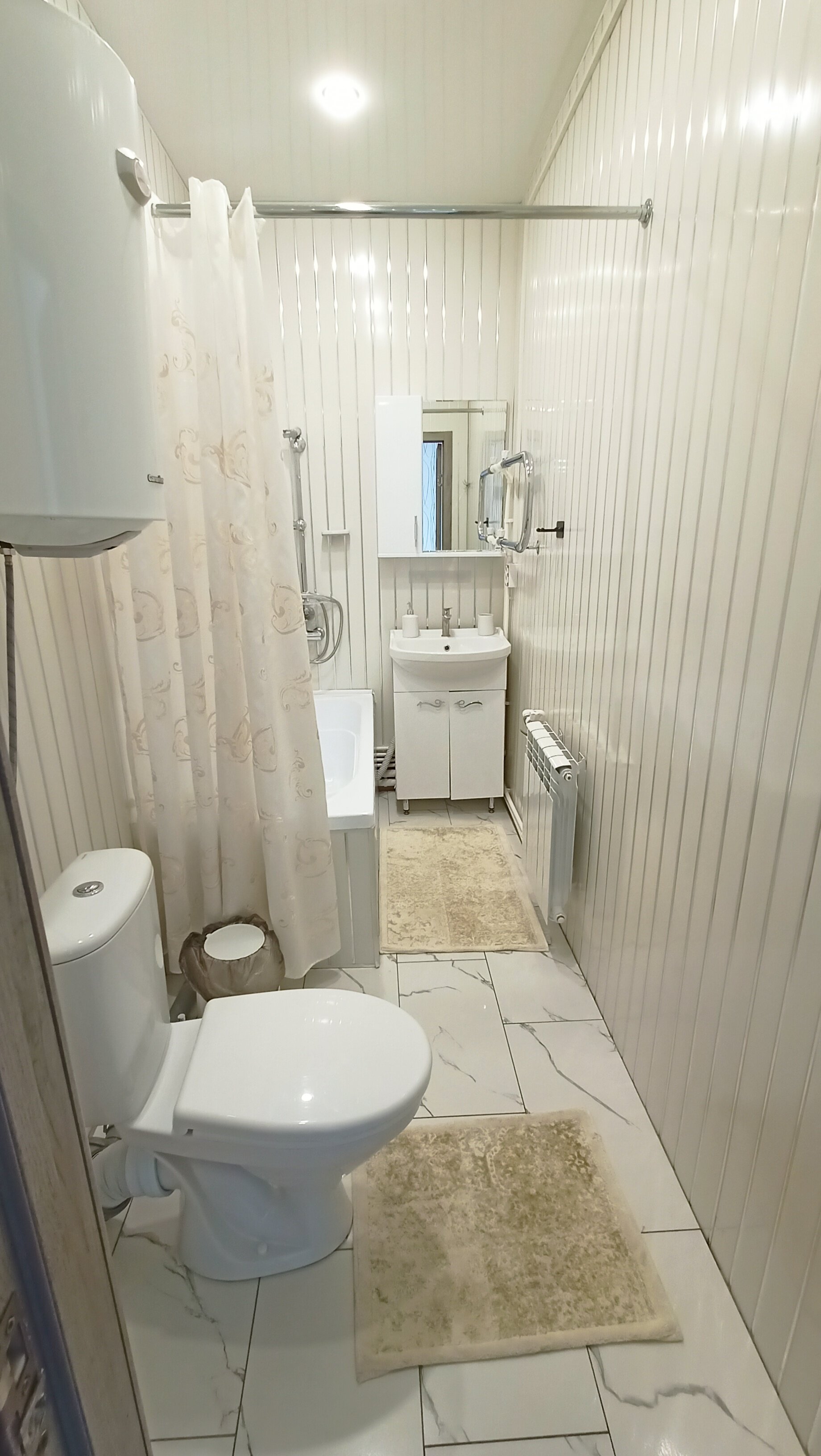 Cемейный номер с собственной ванной комнатой