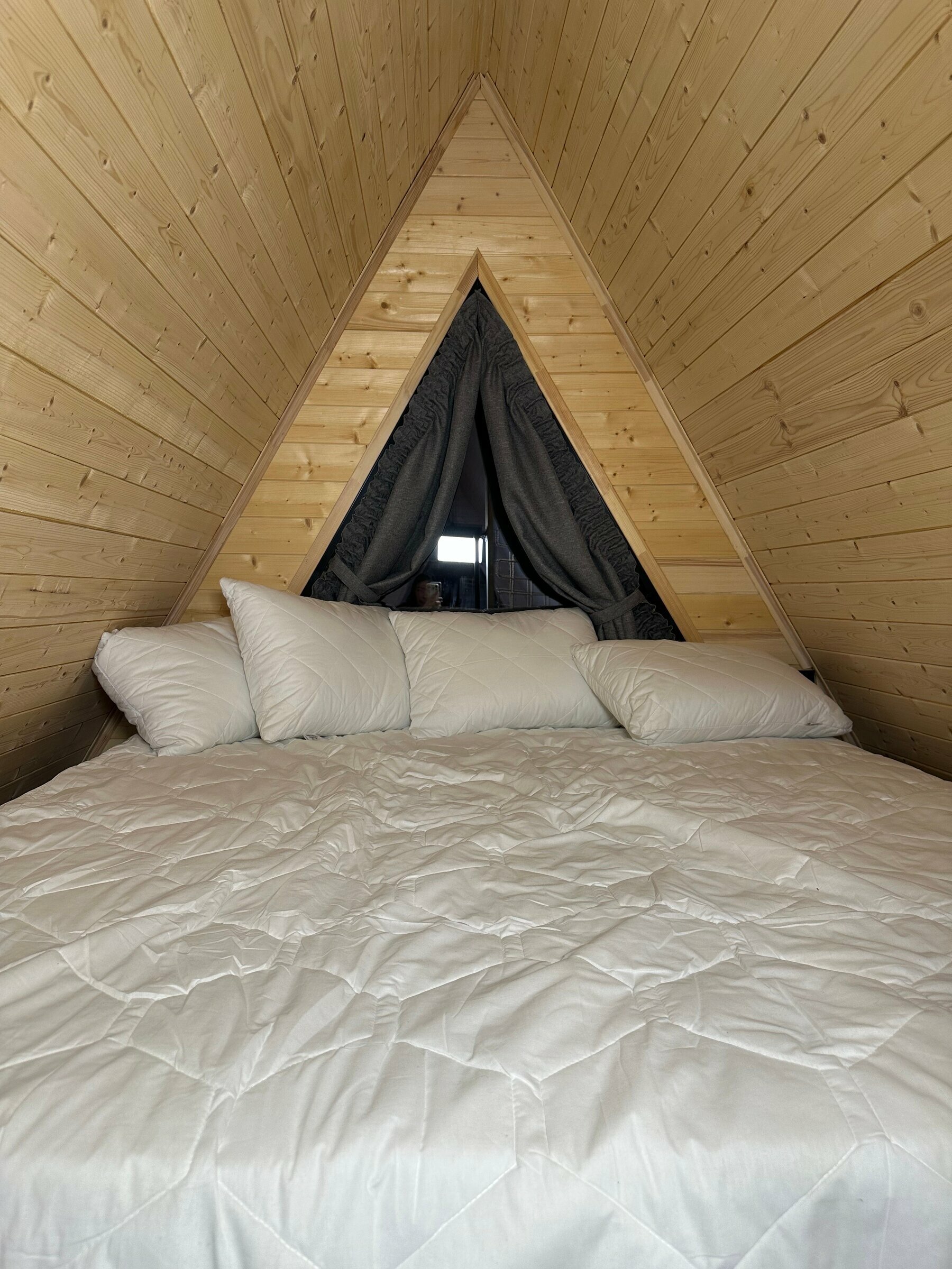 Двухуровневый четырехместный номер