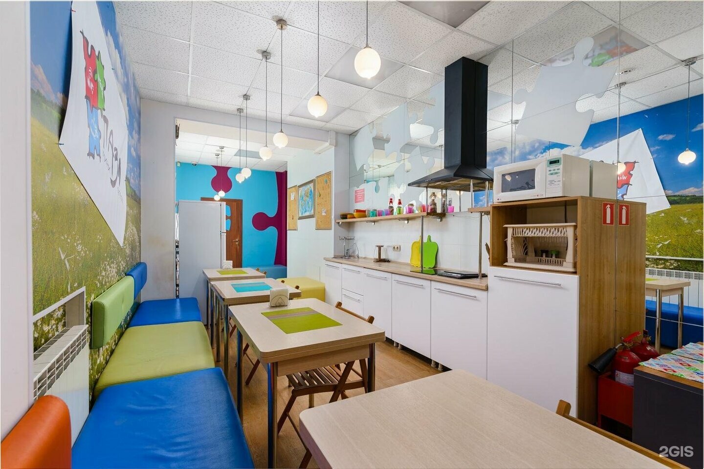 Кровать в общем 4-местном номере для мужчин и женщин