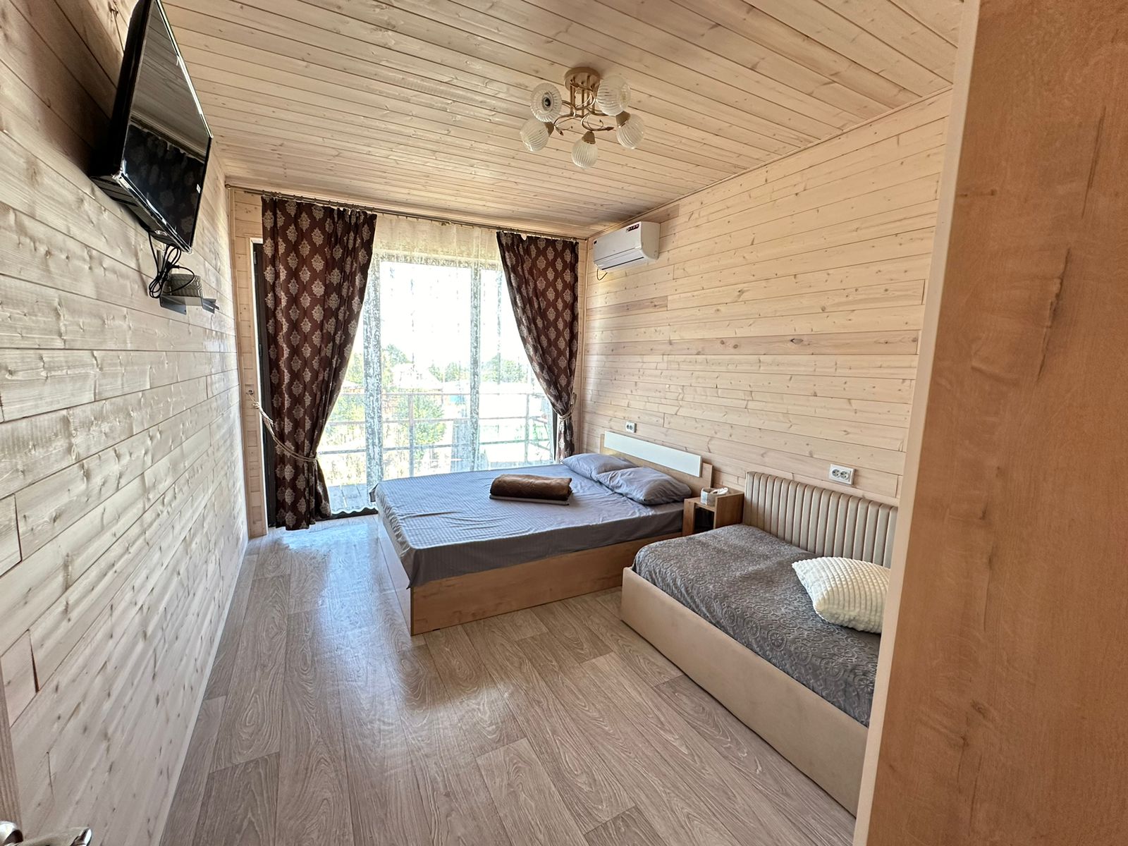 Семейный номер с балконом