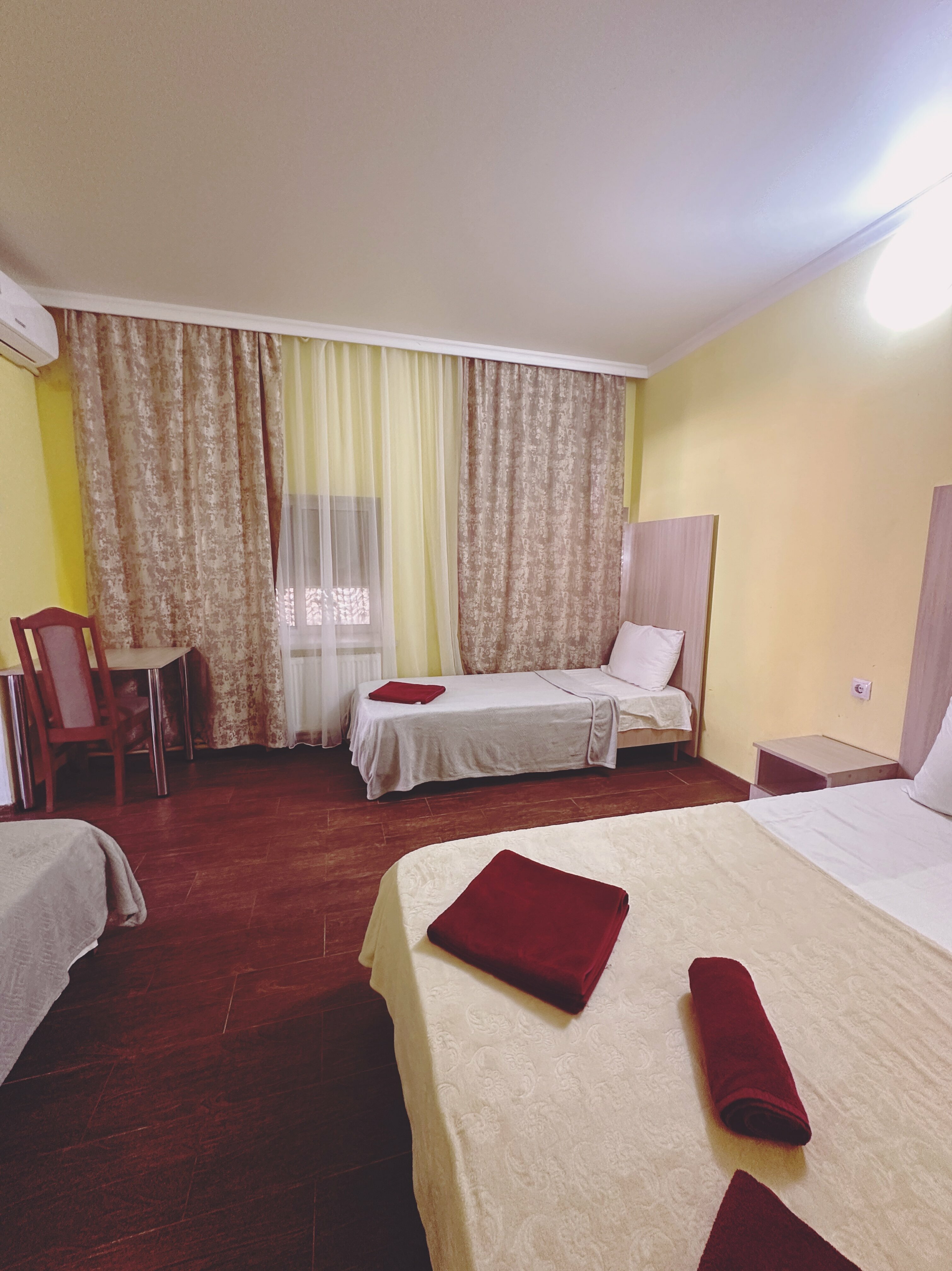 Четырехместный номер эконом-класса