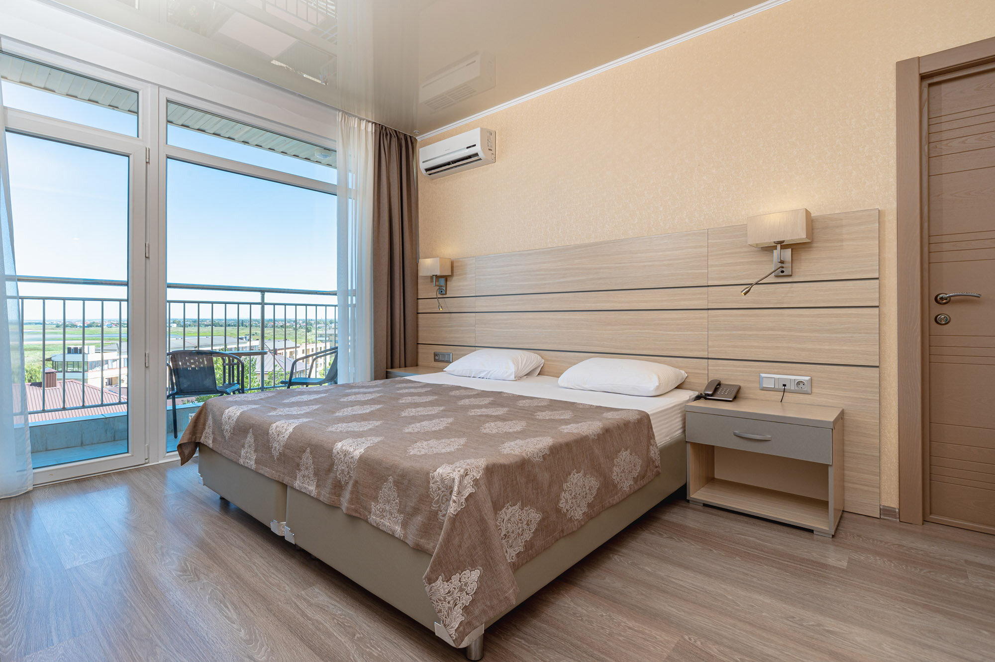 2х комантный 4х местный номер коннект с панорамным видом на окресности