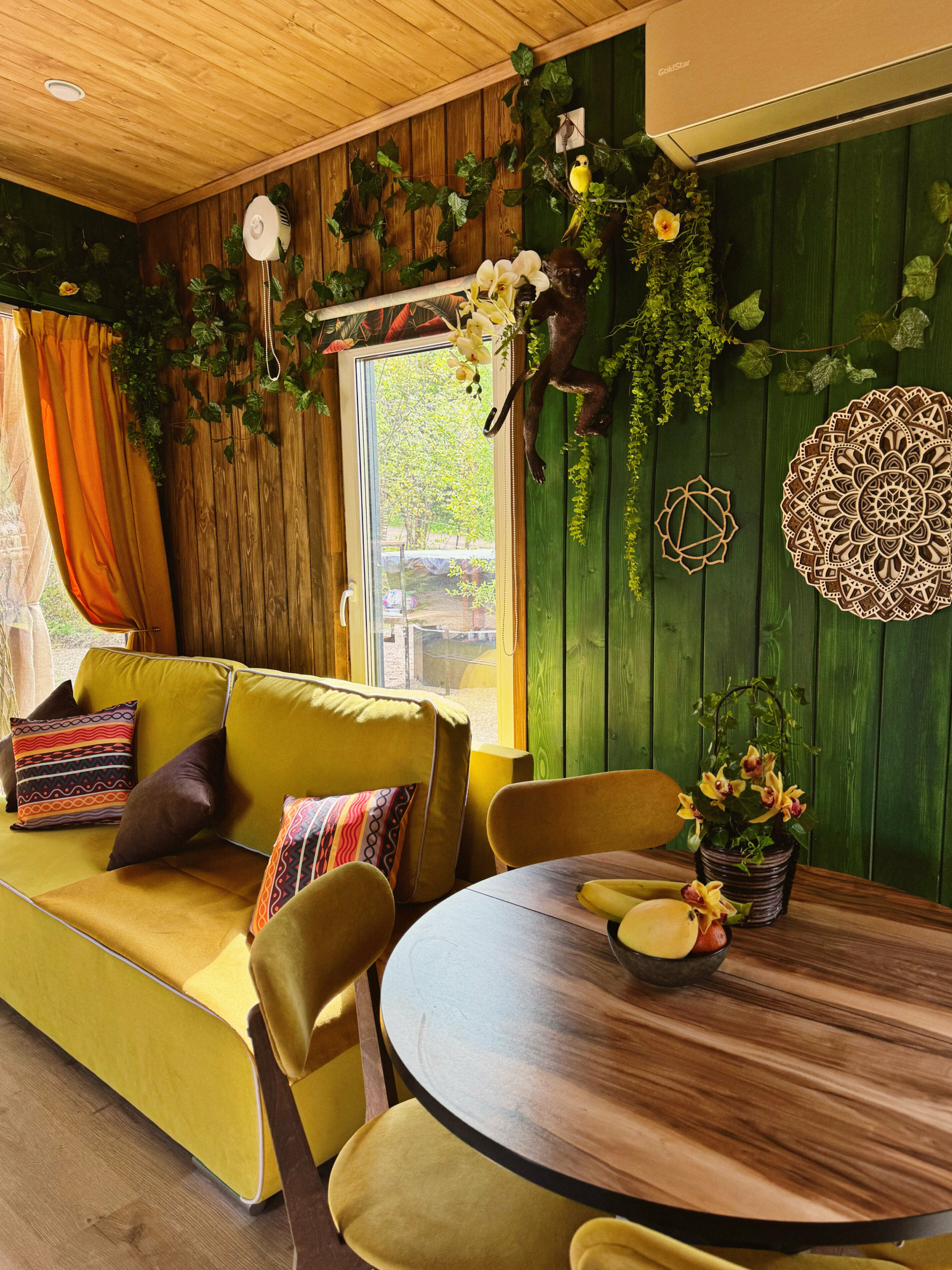 Дом с видом на лес