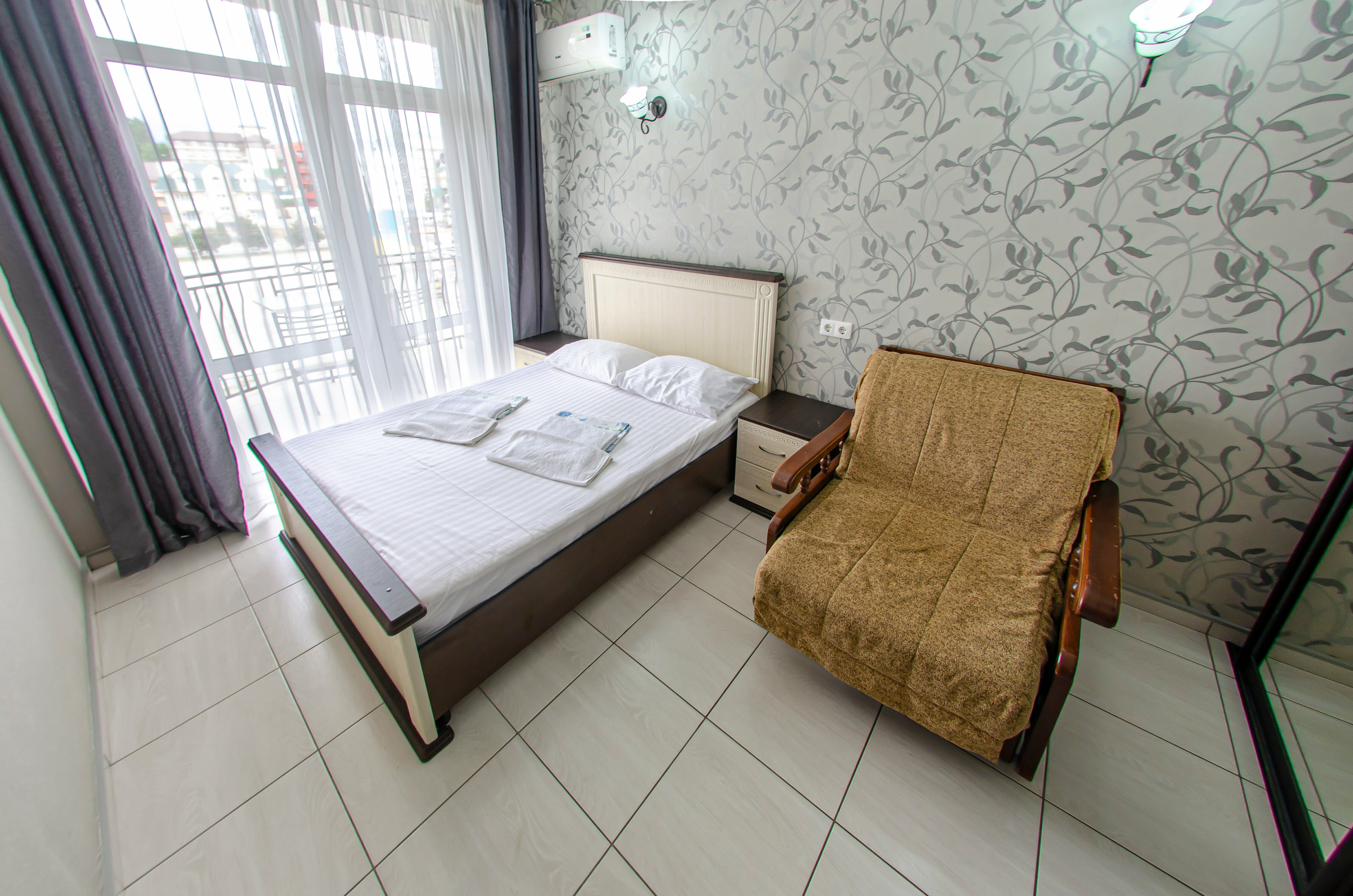 Большой двухместный номер с 1 кроватью