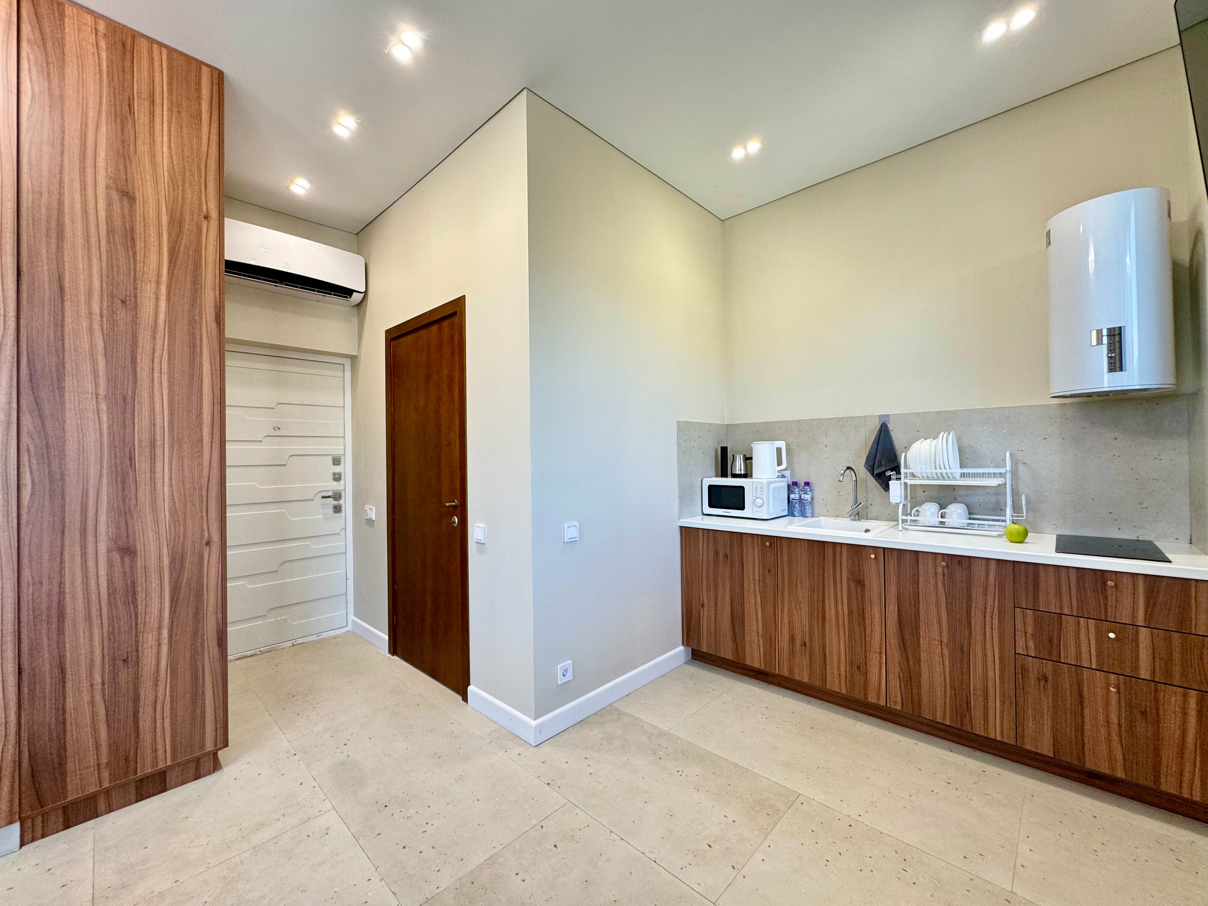 Апартамент c видом на морe и гоpы