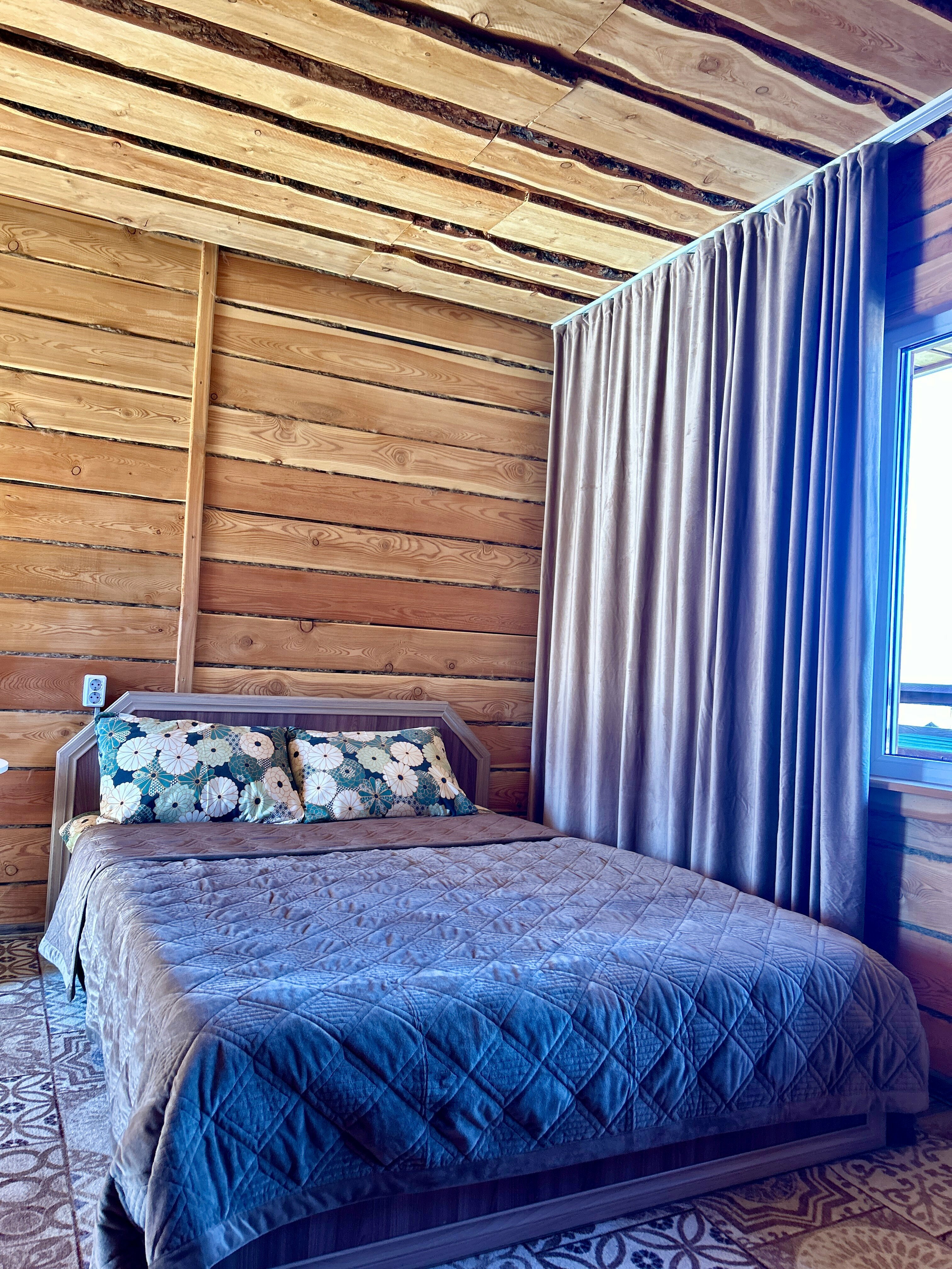 Семейный номер с видом на горы