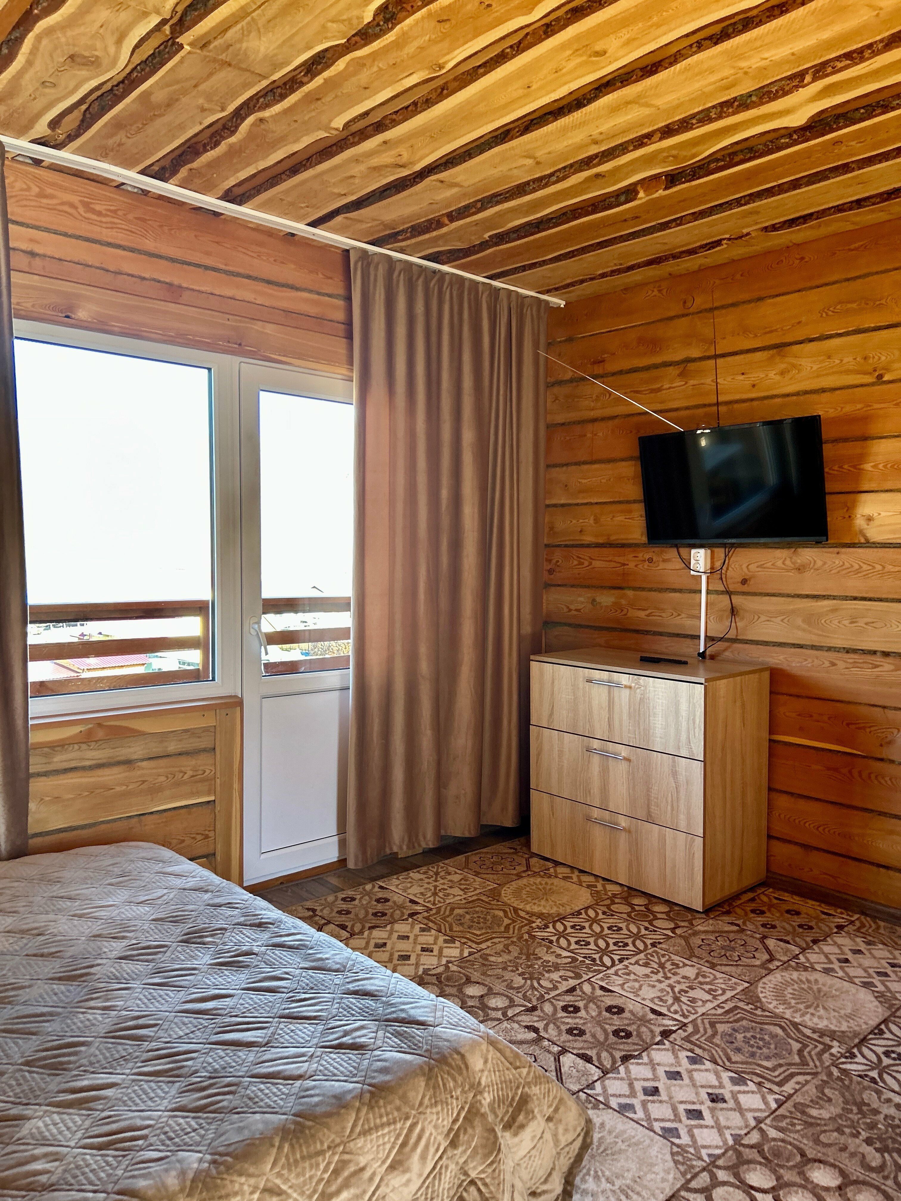 Семейный номер с видом на горы