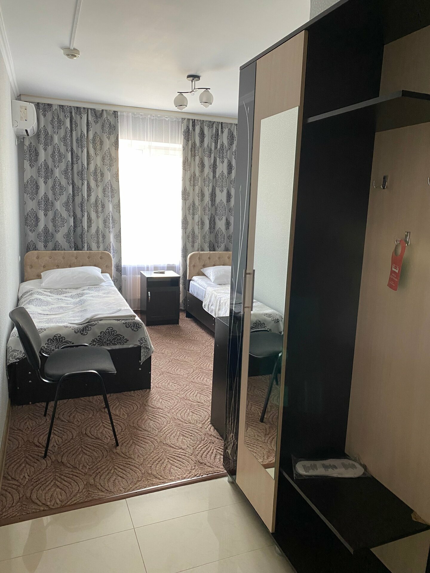 Улучшенный двухместный номер с 2 отдельными кроватями