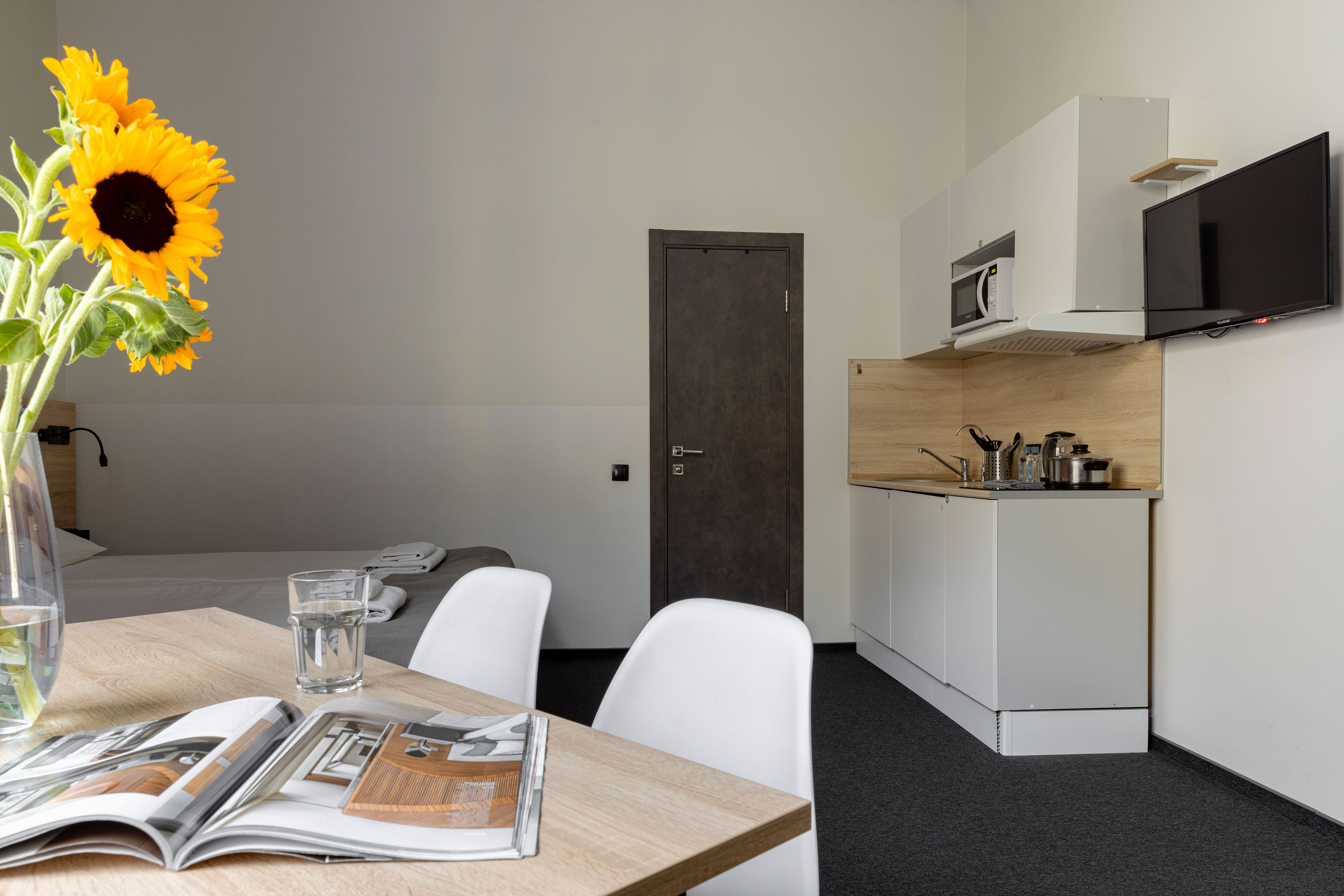 izzzi SUPERIOR с кондиционером и колонкой "Алиса"