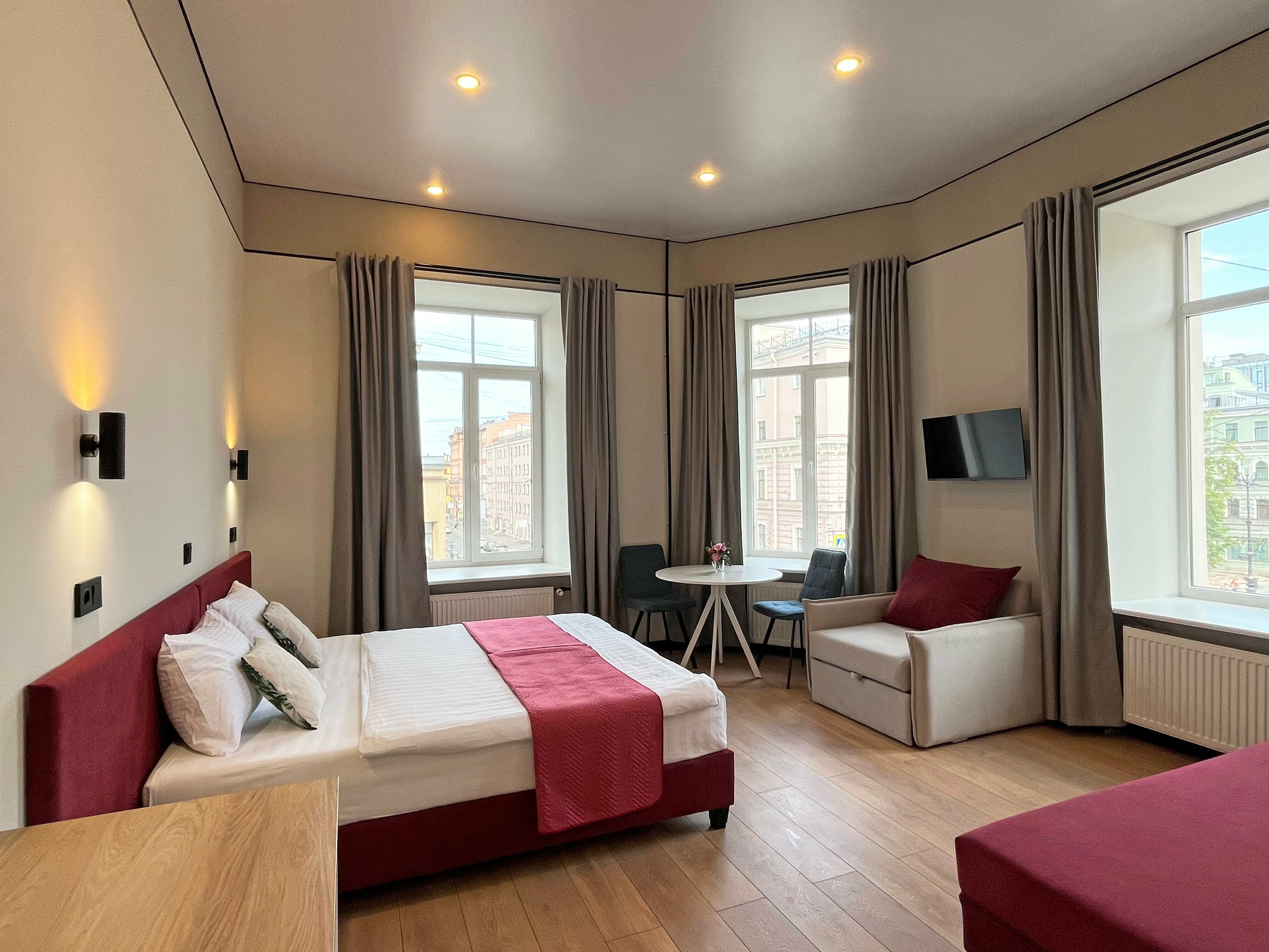 Полулюкс с панорамным видом и окном в ванной