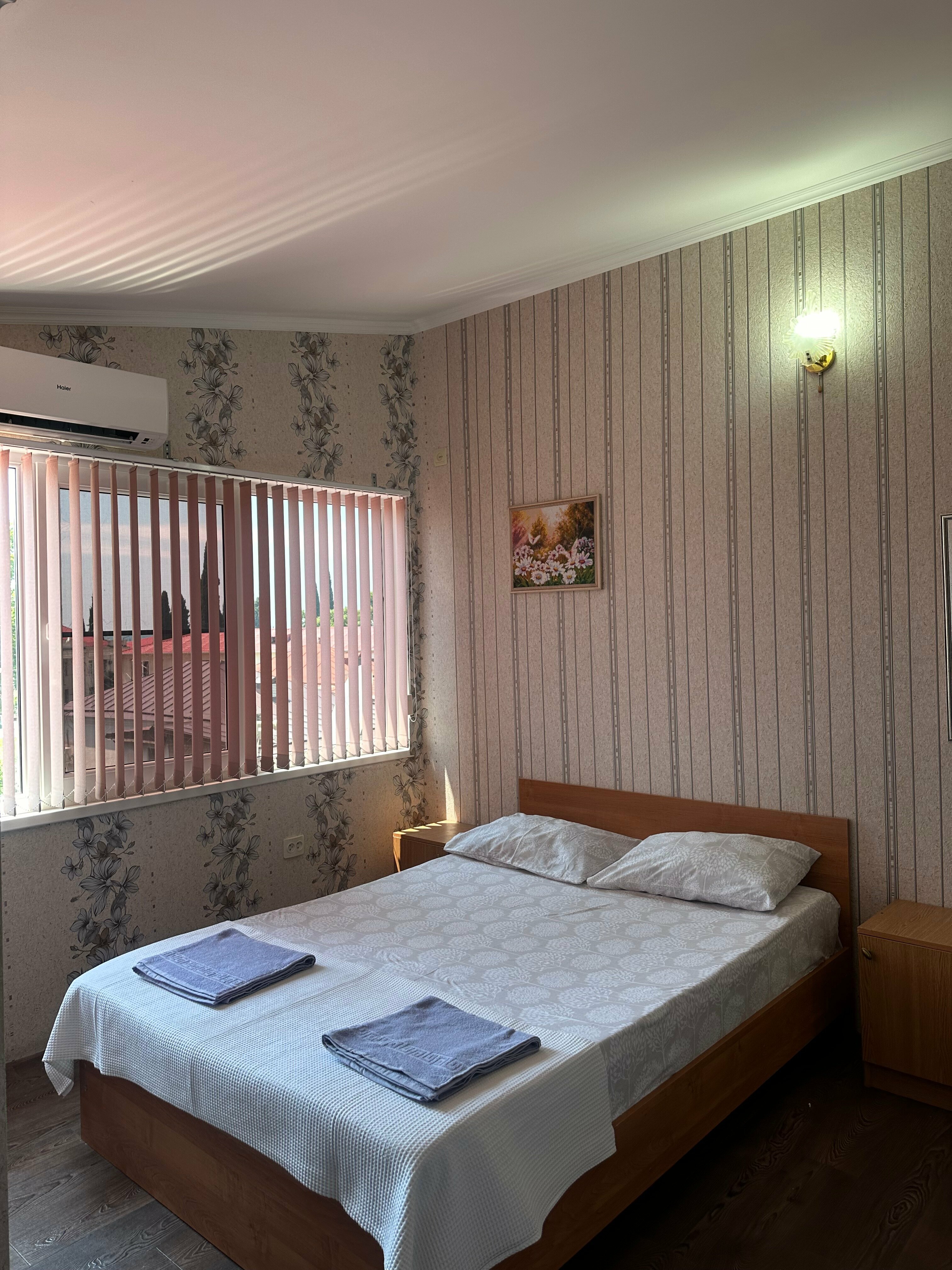 Трехместный номер «Комфорт» с душем