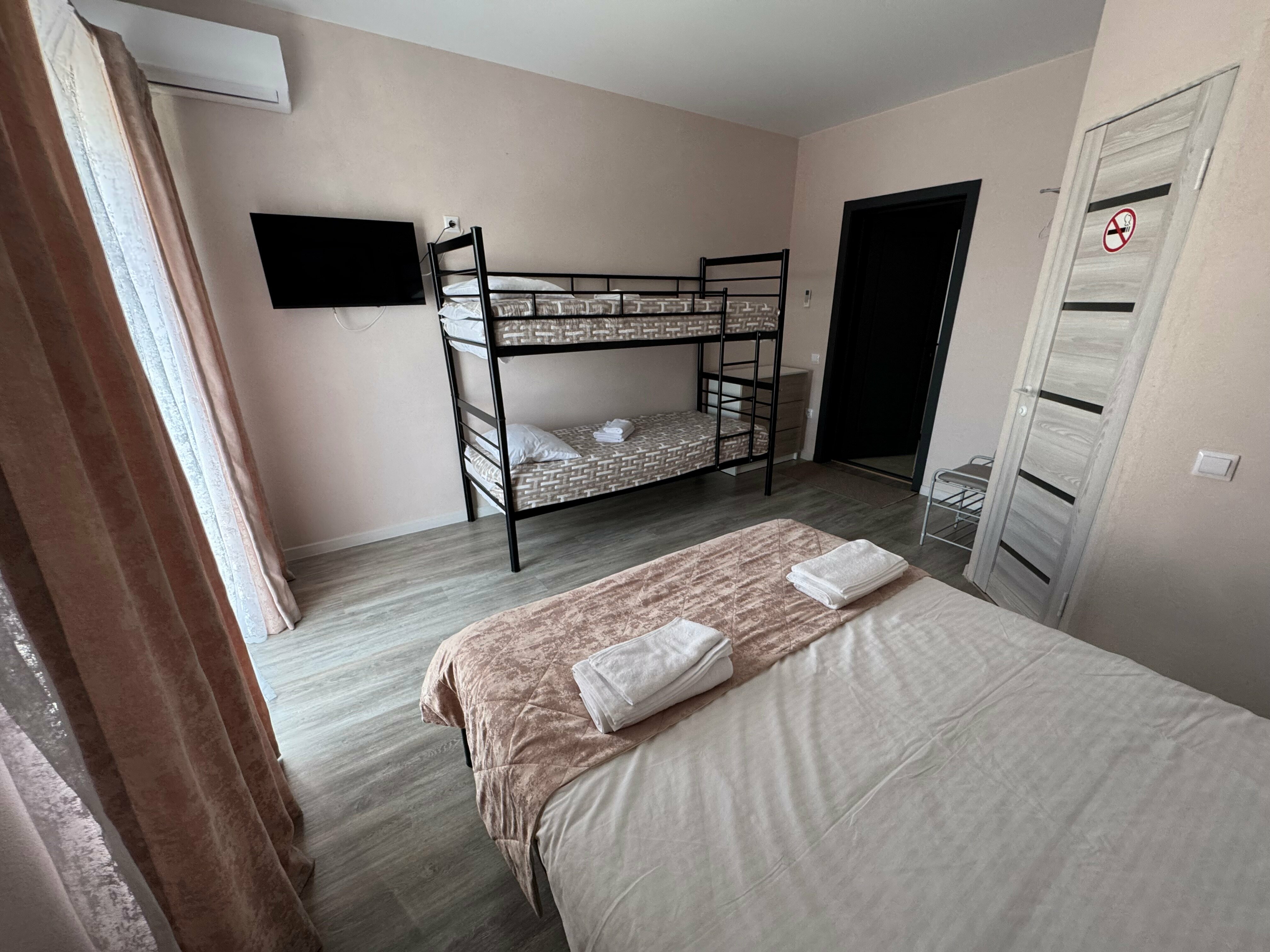 Четырехместный номер с балконом