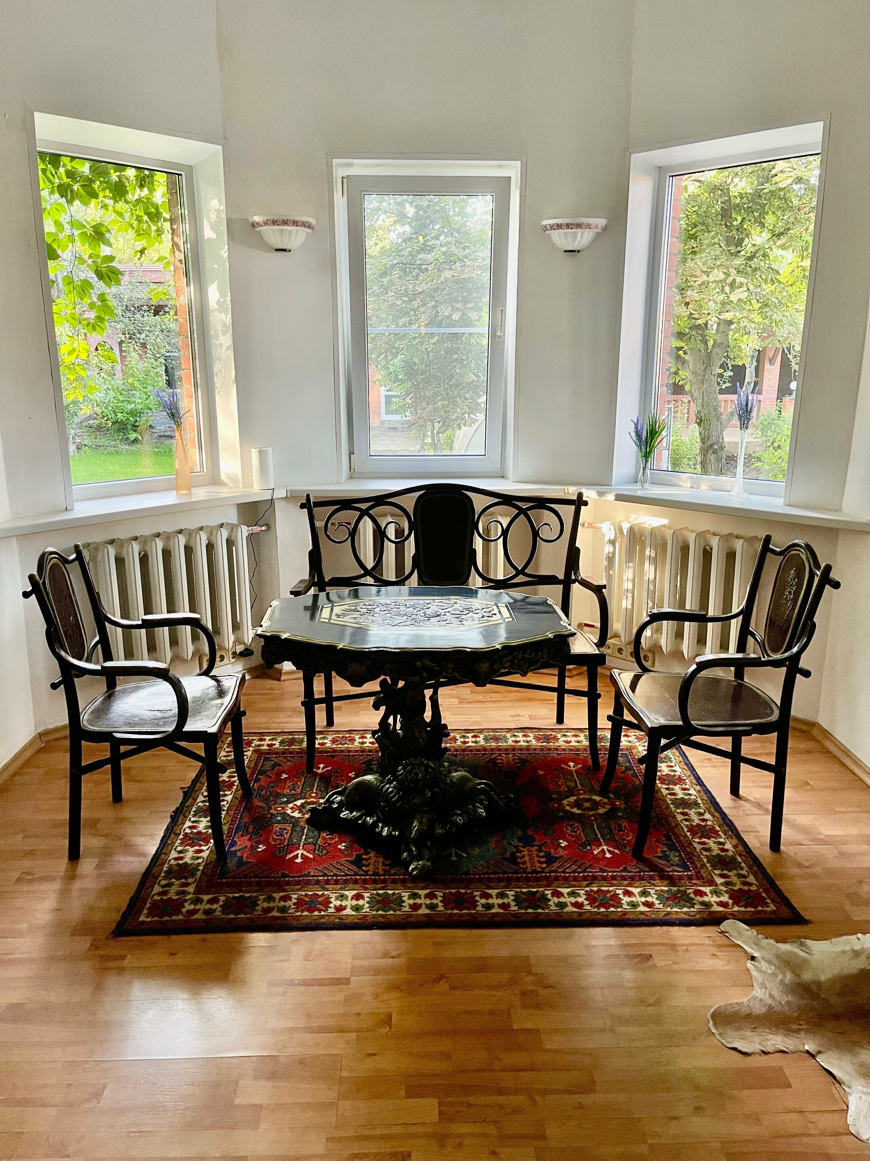 Трехместный номер с собственной ванной комнатой