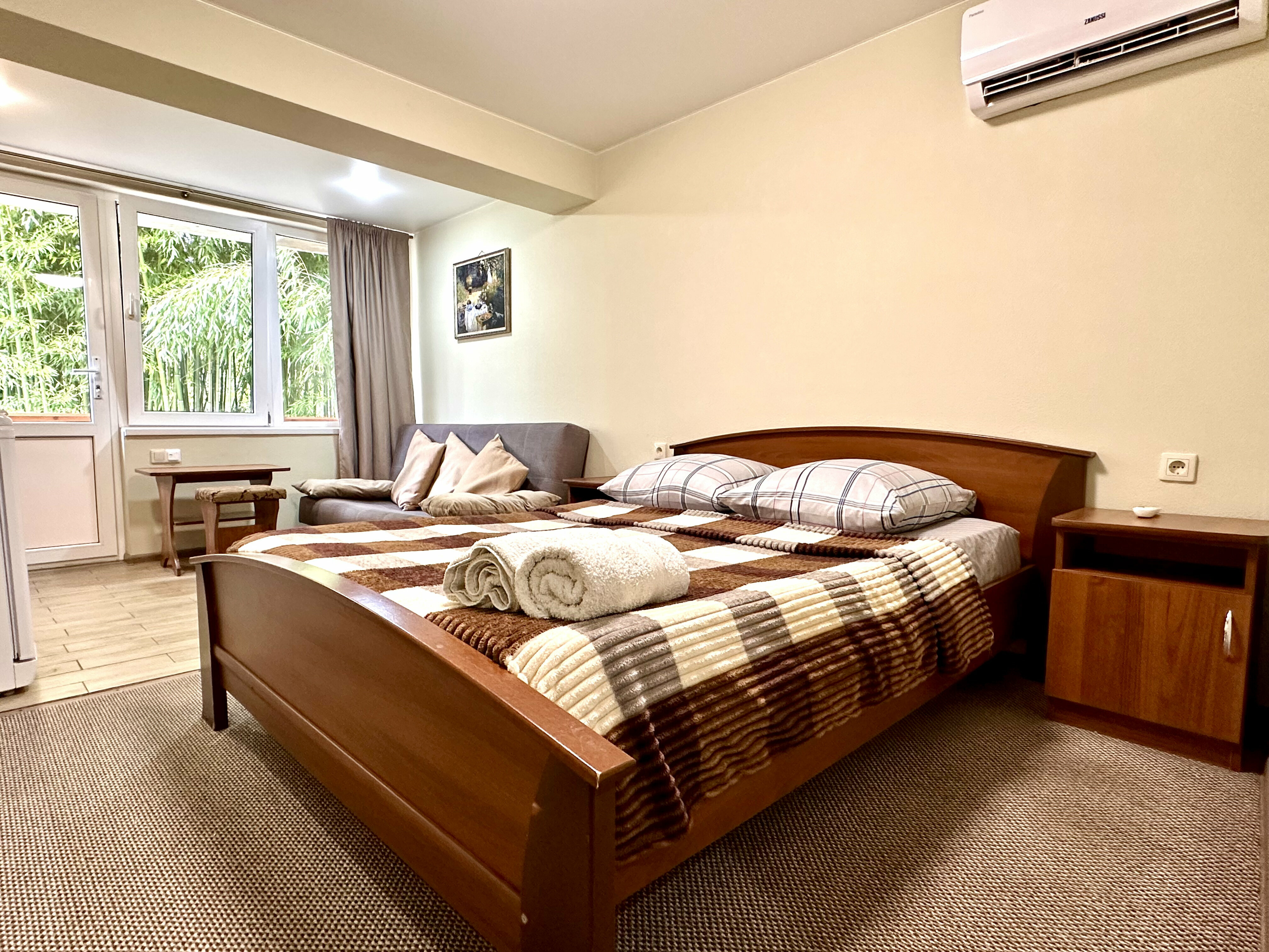 Четырехместный номер Комфорт с балконом