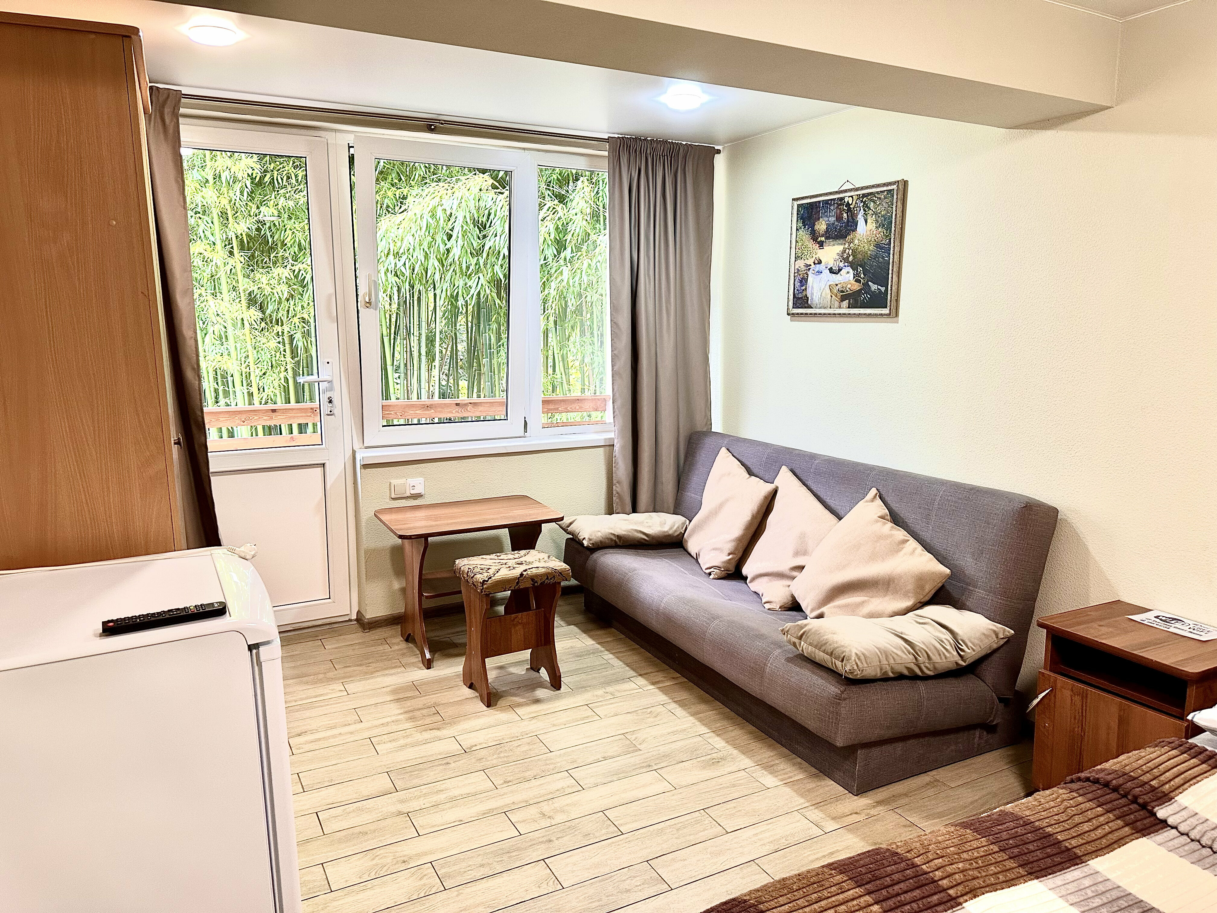 Четырехместный номер Комфорт с балконом