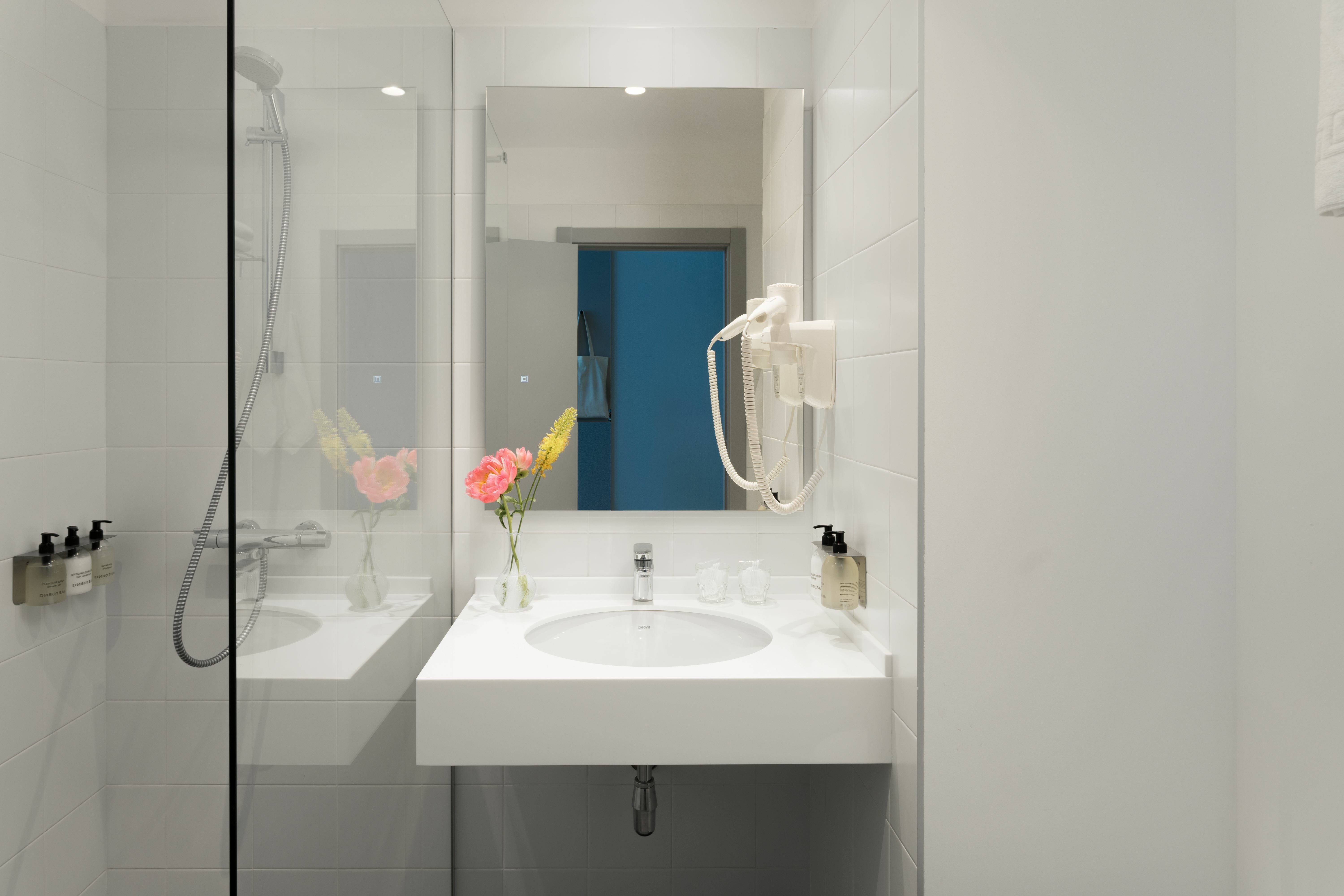 Стандартный двухместный номер с 1 кроватью или 2 отдельными кроватями с доступом в термальную зону и бассейн