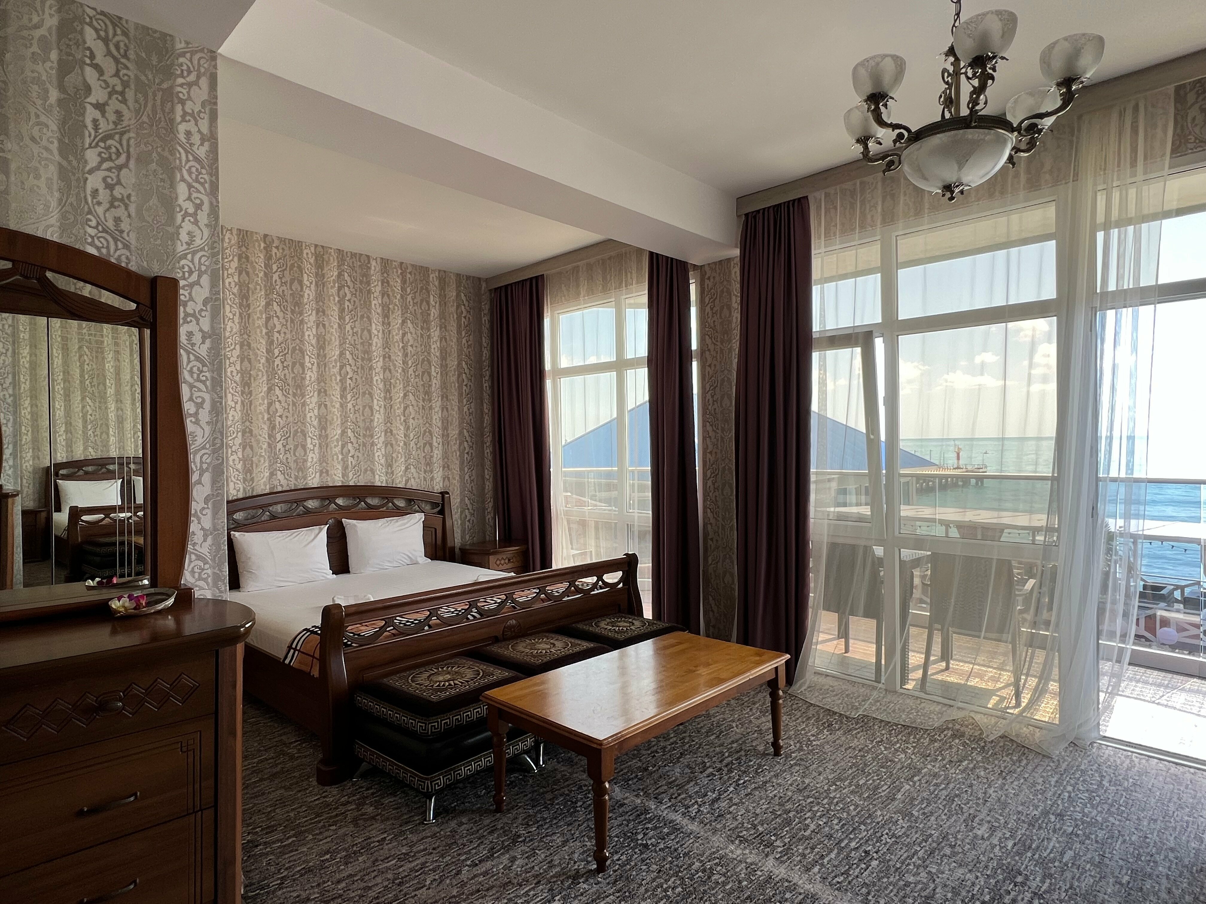 Комфорт+ с балконом прямой вид на море