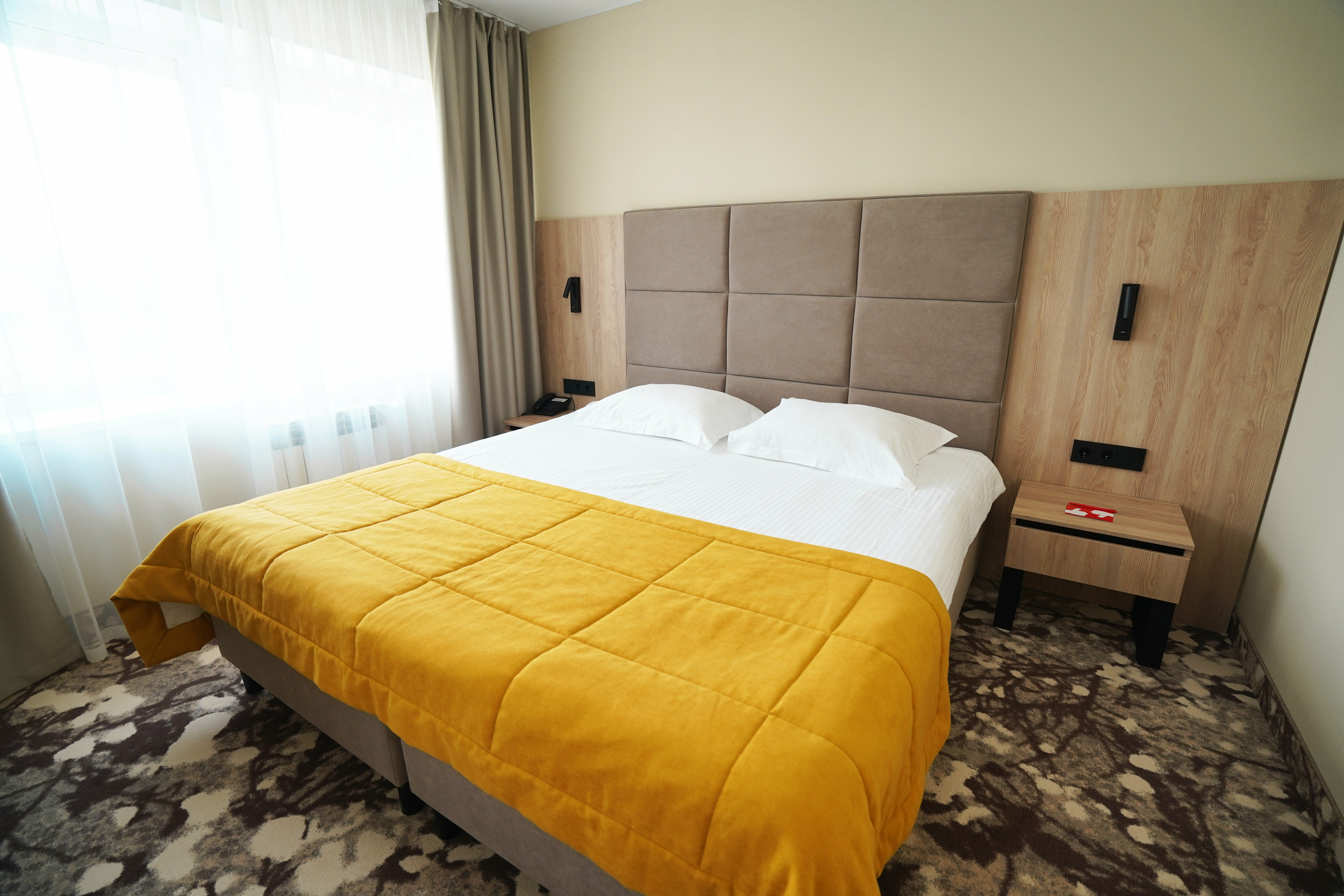 Делюкс (Deluxe)