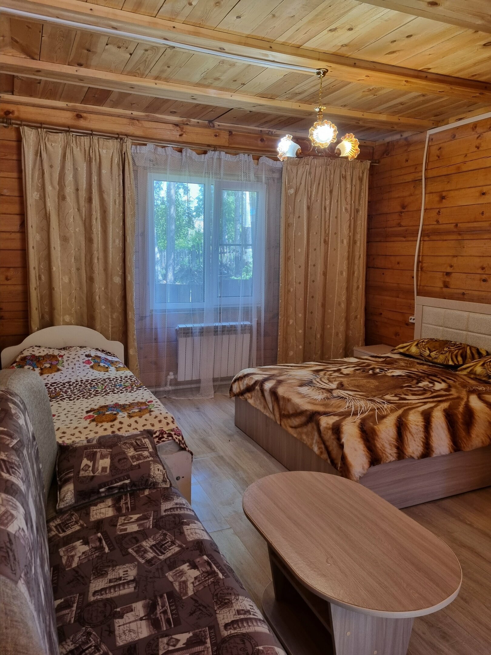 Двухспальная кровать "King-saiz", односпальная кровать, диван-кровать.