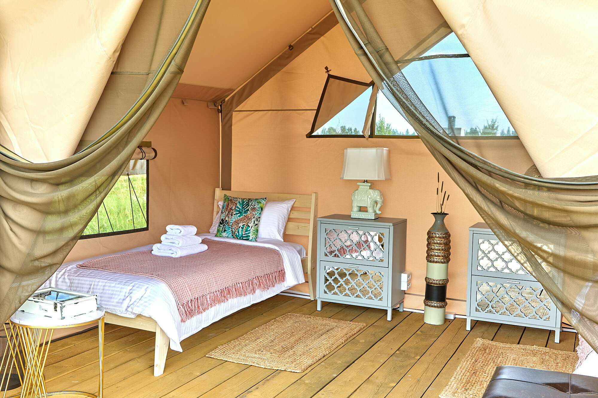 Двухместный Сафари-тент с 2 одноместными кроватями