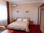 БОЛЬШОЙ ПОЛУЛЮКС с одной двухспальной кроватью в Калипсо