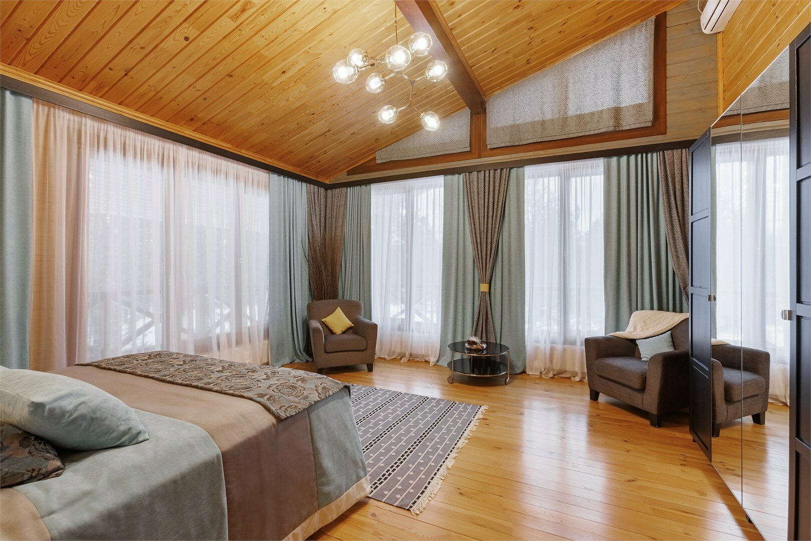 Улучшенный двухместный номер с 1 кроватью