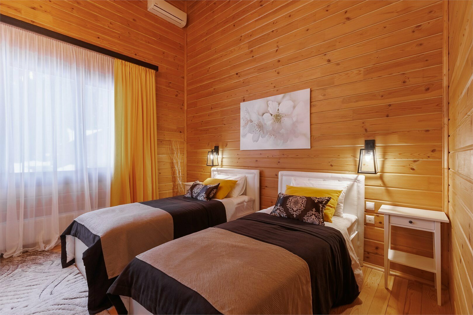 Улучшенный двухместный номер с 2 отдельными кроватями