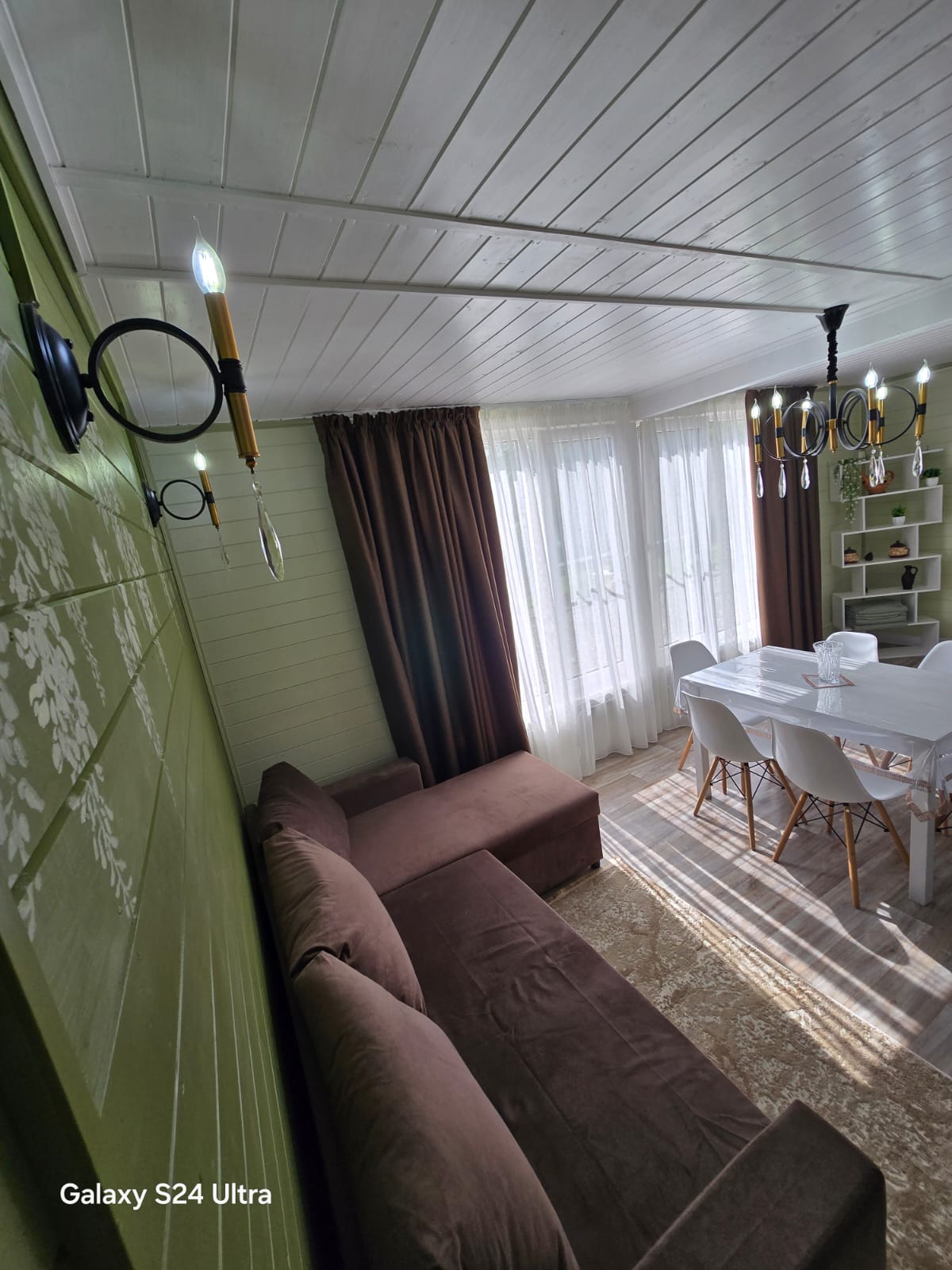 Семейный номер с видом на горы