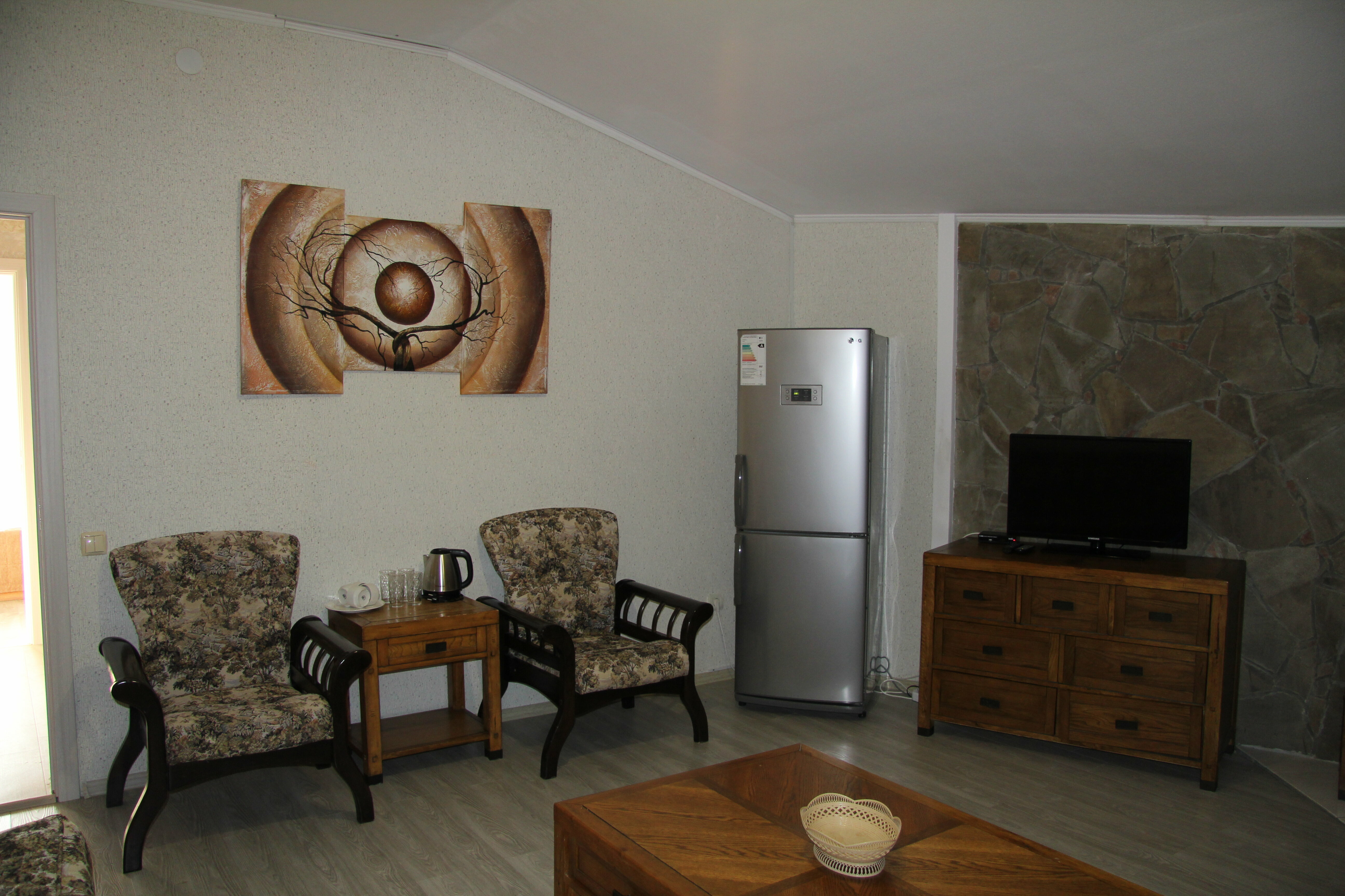 Трехместный номер с видом на горы