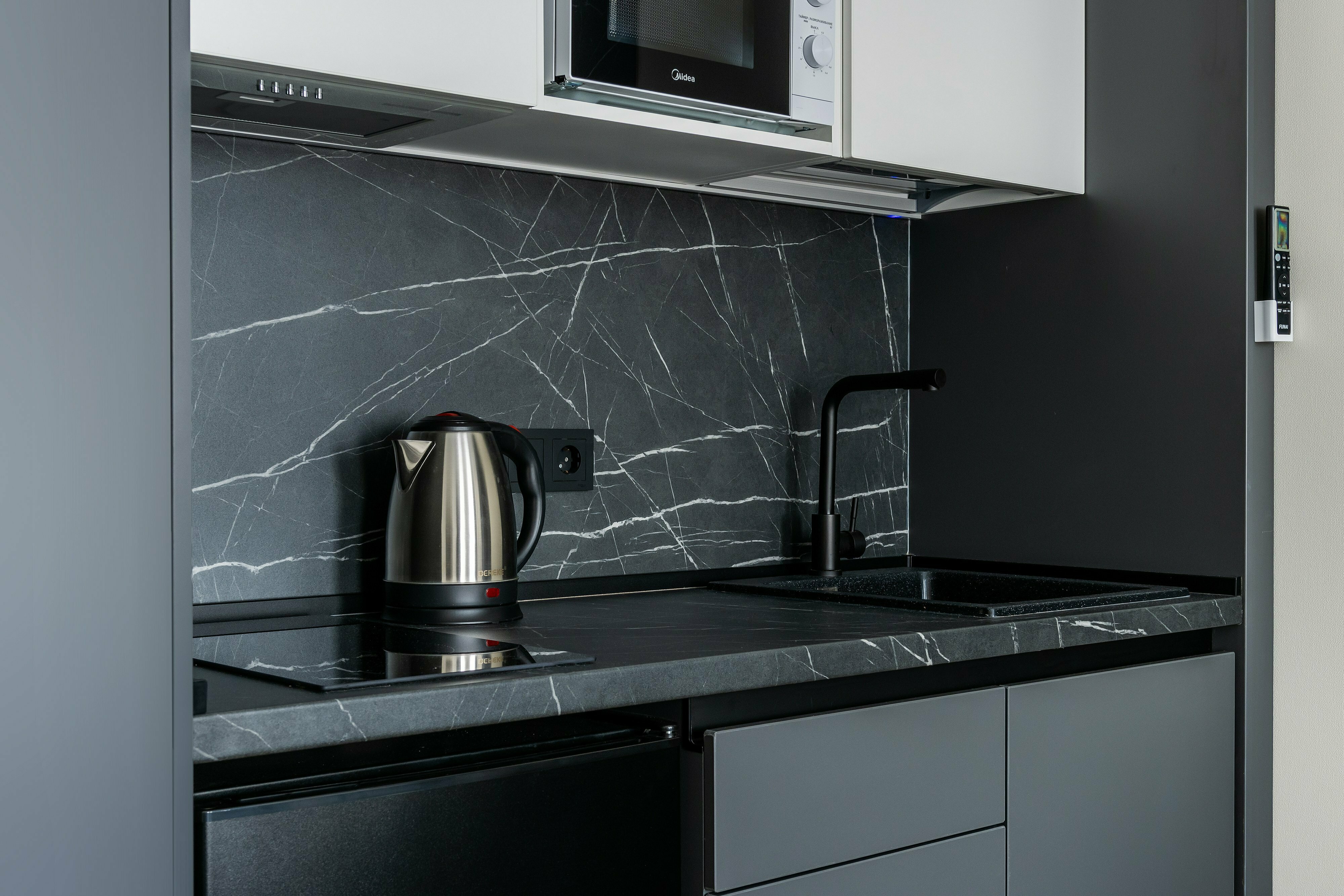 Студия Aurora с видом на город