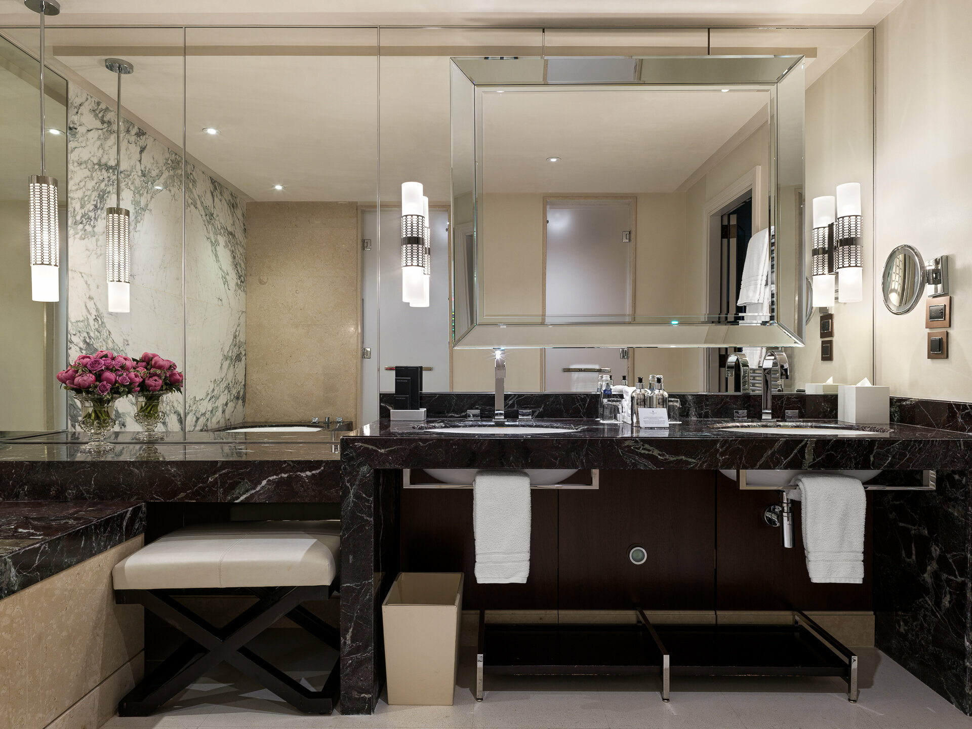 НОМЕР "ГРАНД ПРЕМЬЕР КИНГ"