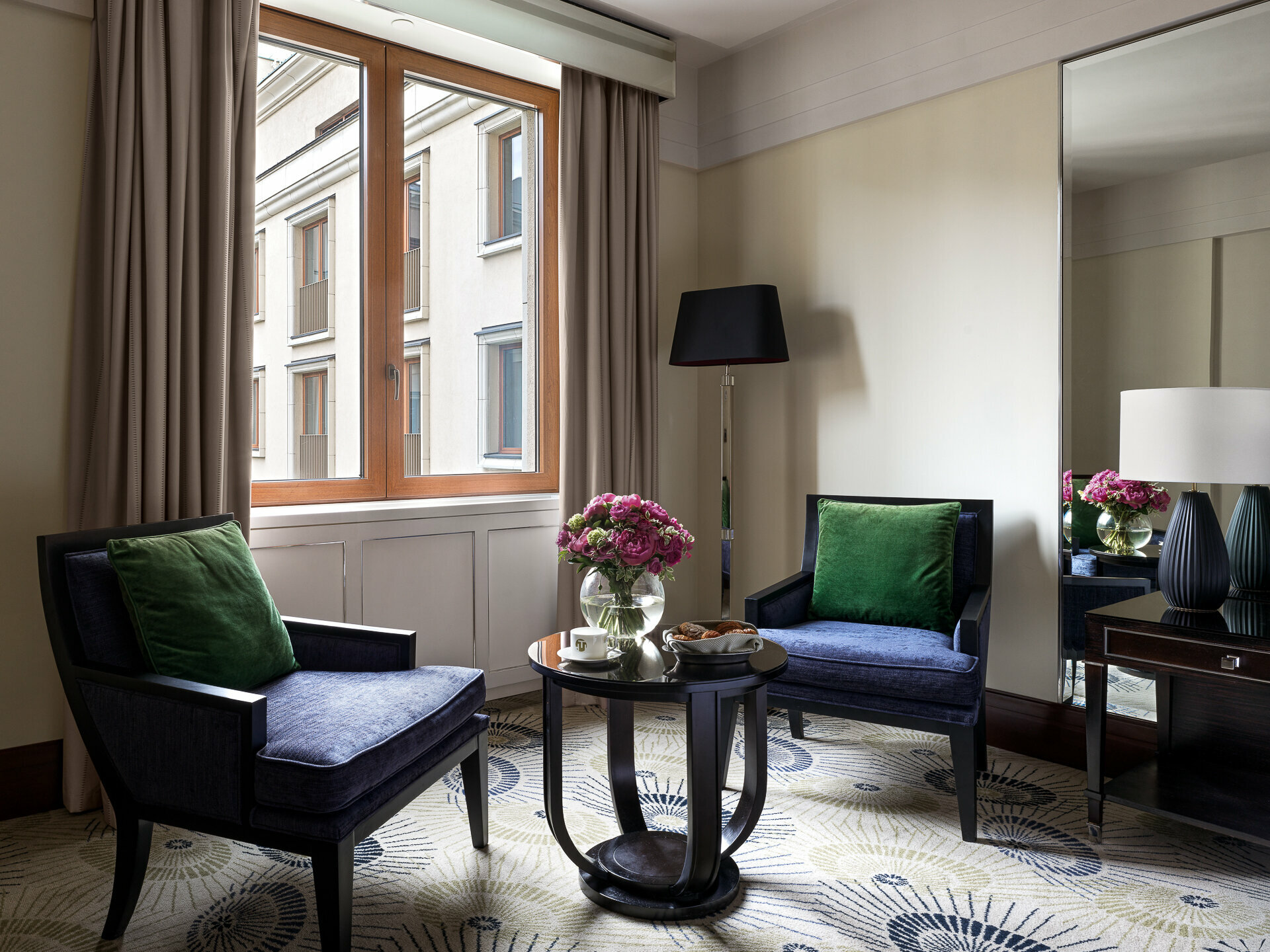 НОМЕР "ДЕЛЮКС КИНГ"