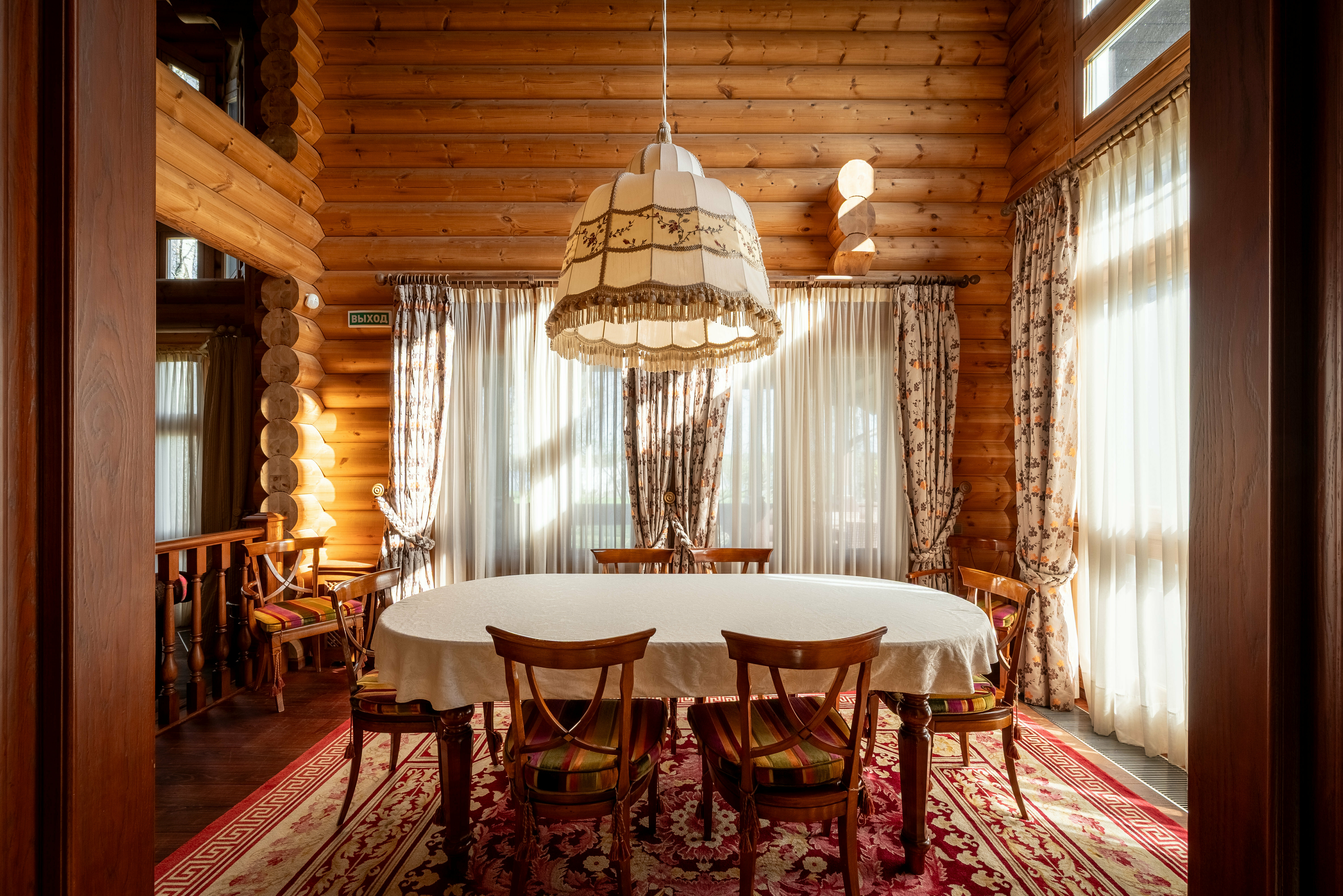 Четырехкомнатный дом Хонка с кухней и гостиной (Сюит)