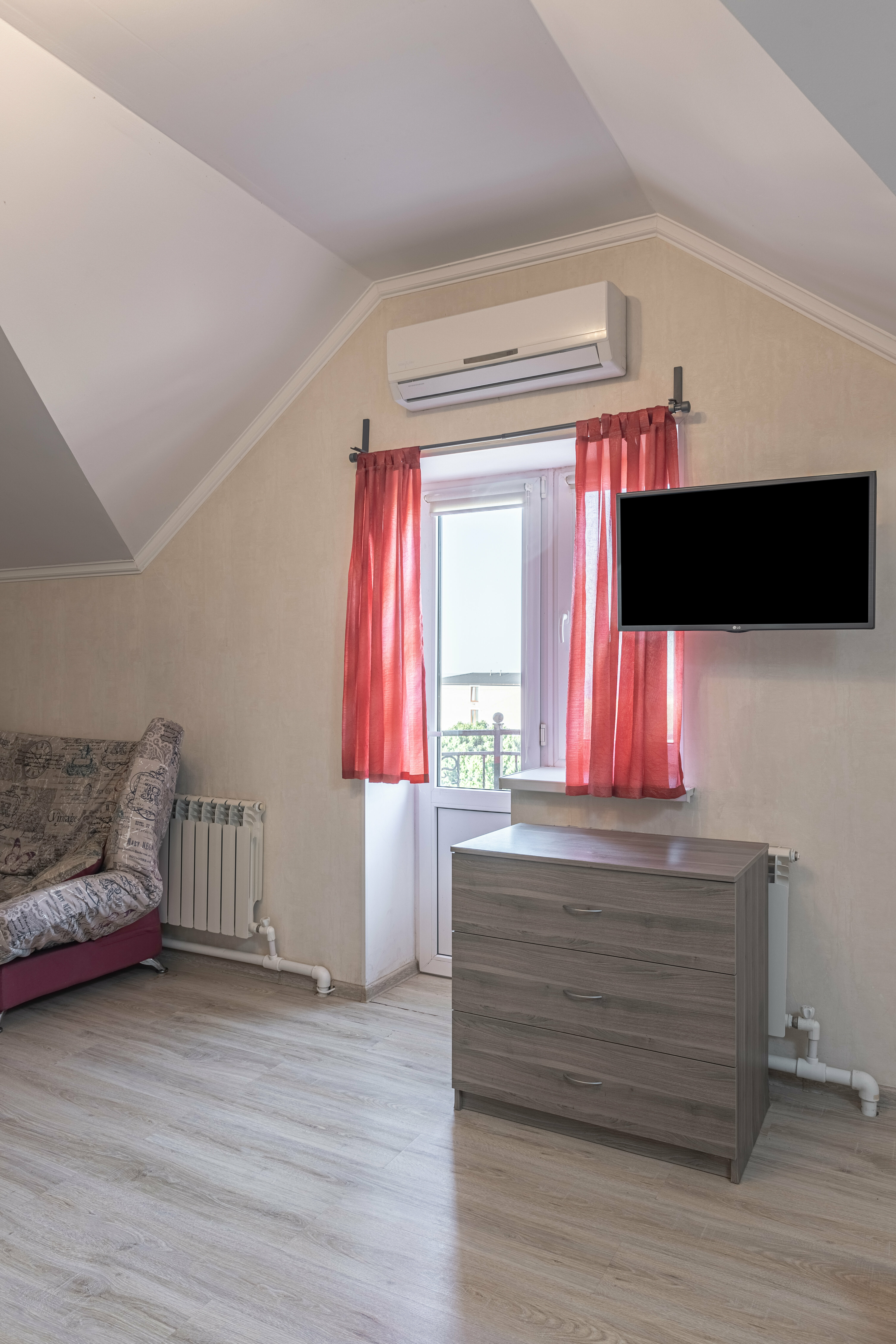 Люкс с кроватью размера «king-size» и видом на море